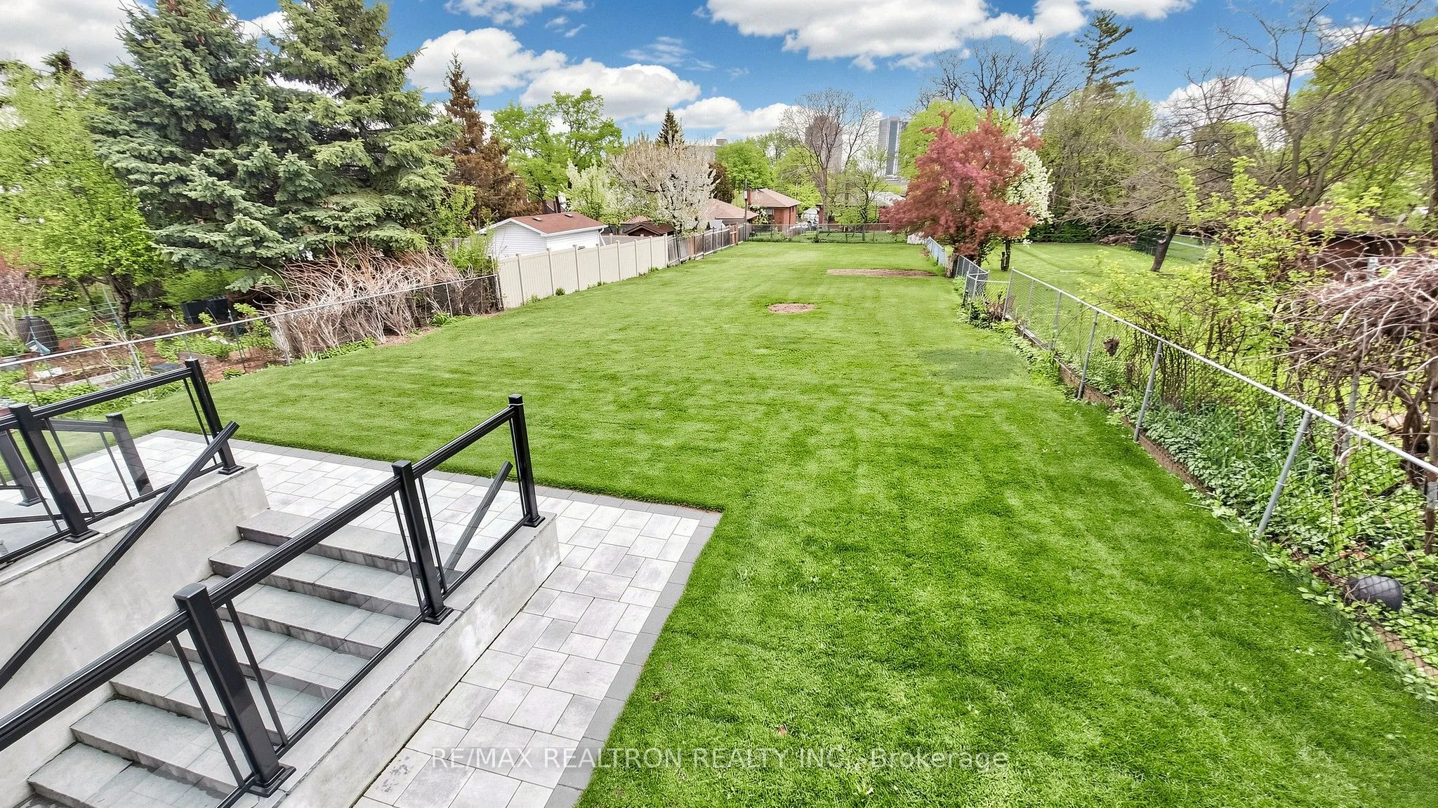9 Roxaline Street