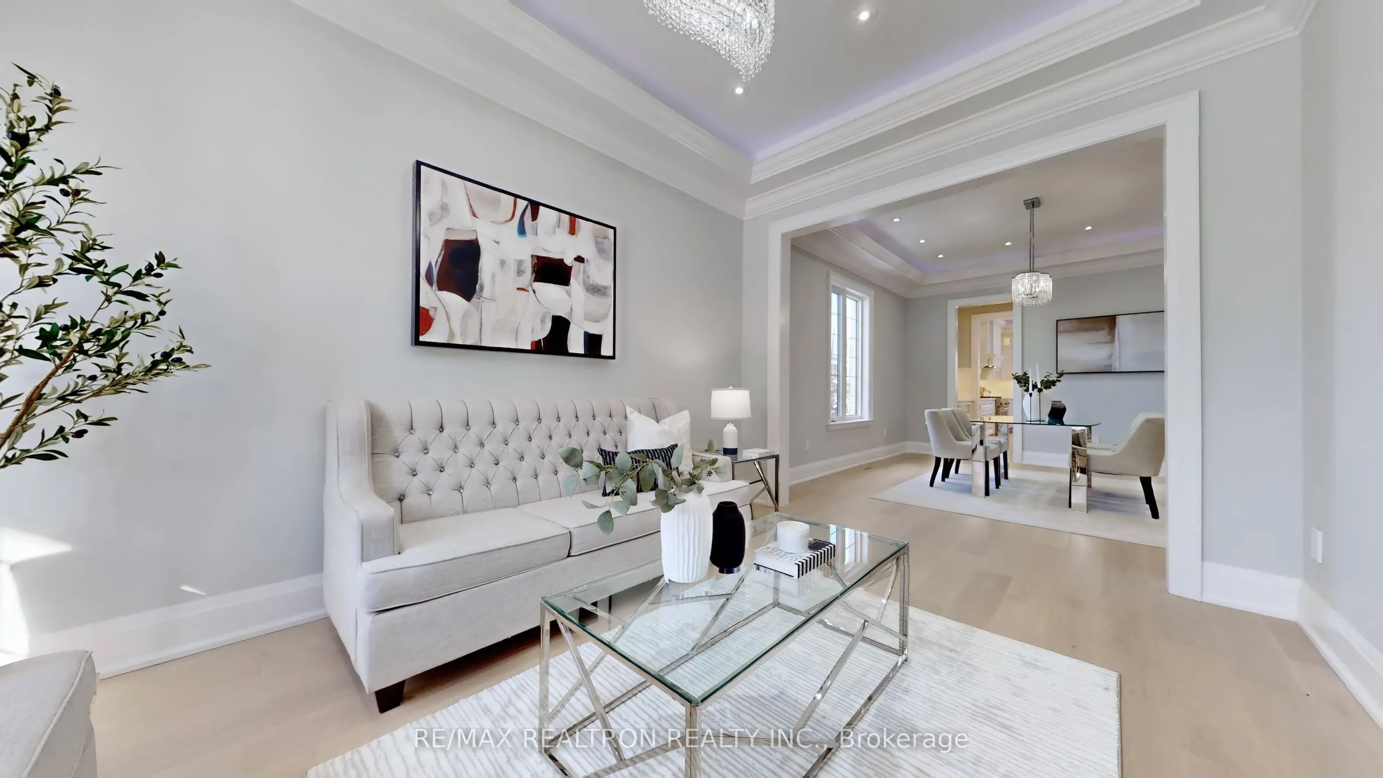 9 Roxaline Street