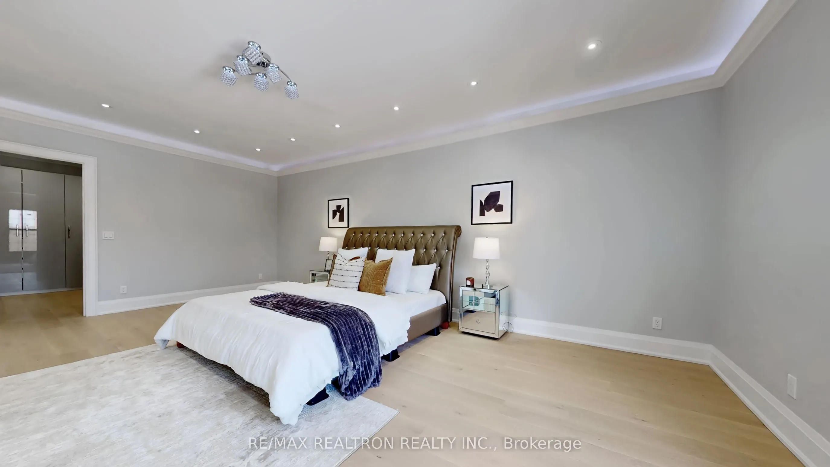 9 Roxaline Street