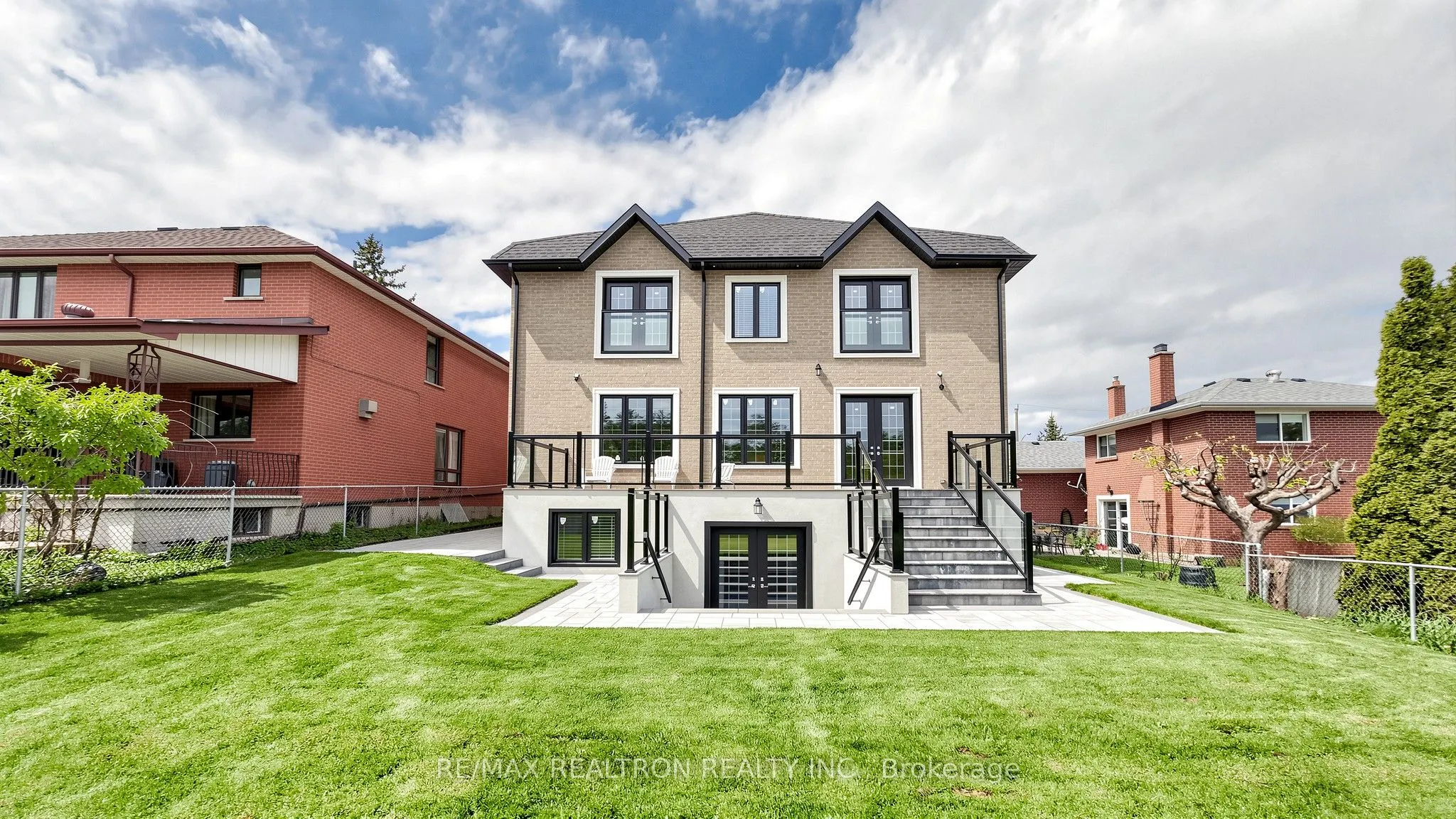9 Roxaline Street