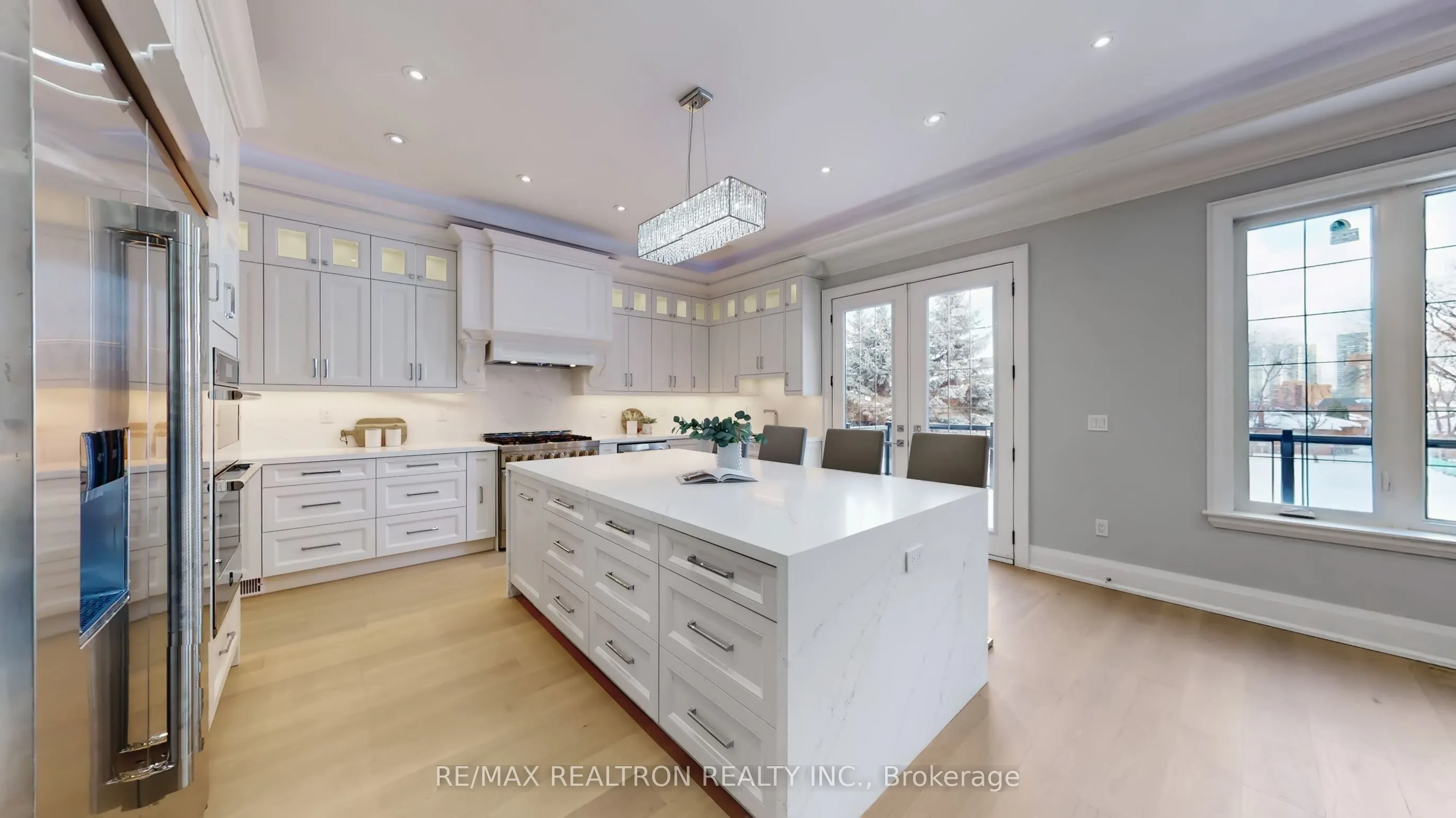 9 Roxaline Street