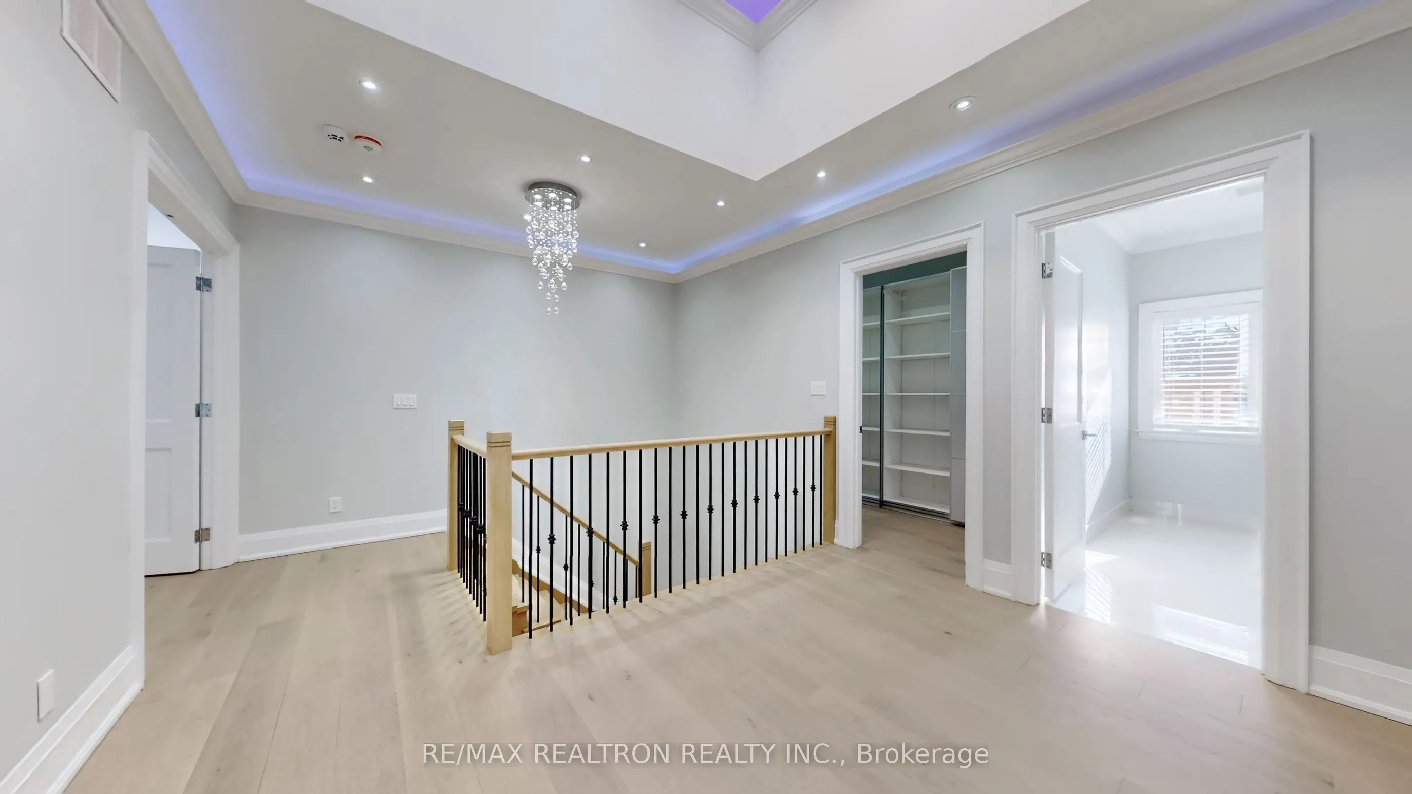 9 Roxaline Street