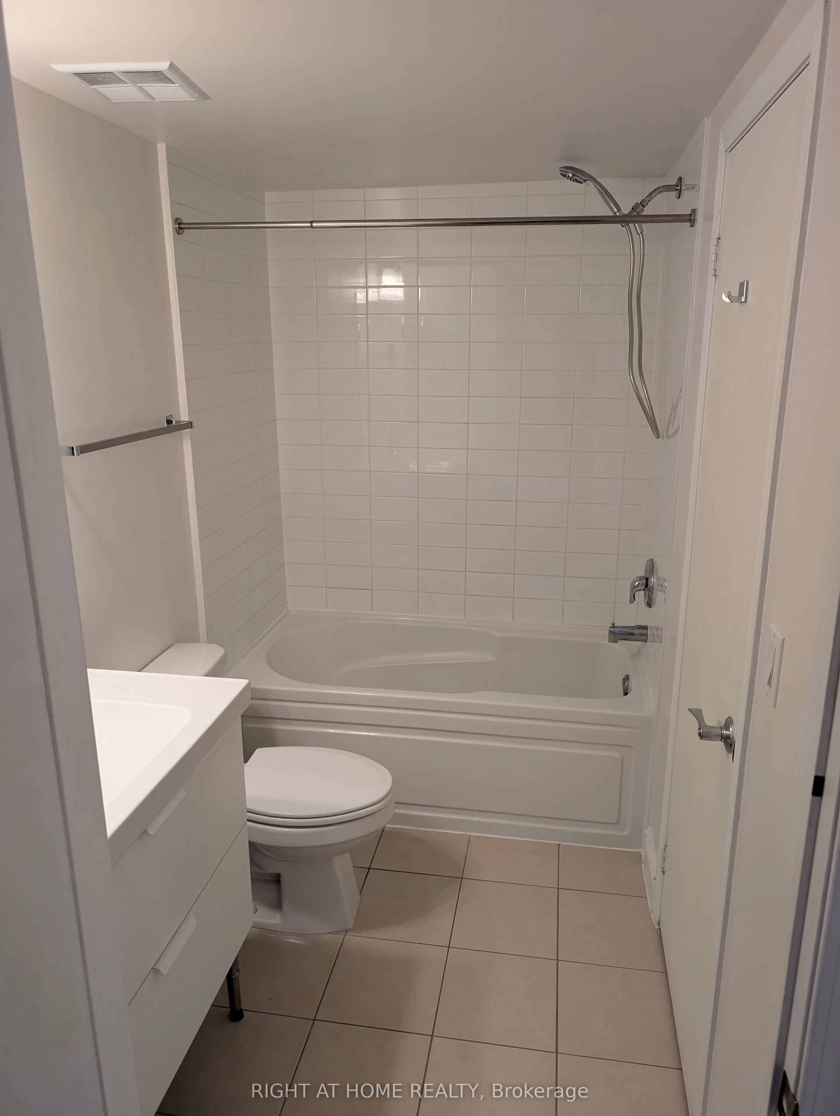 5 Richgrove Drive E #104