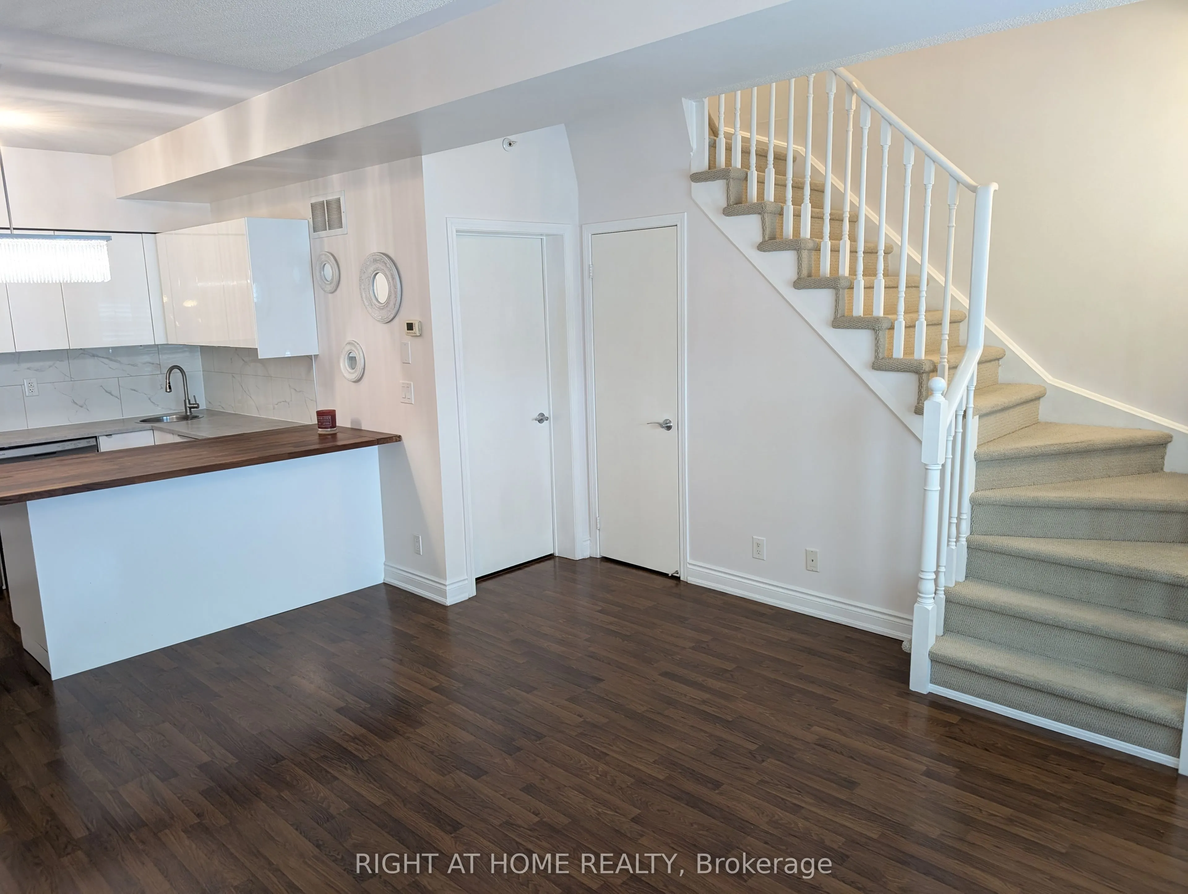 5 Richgrove Drive E #104