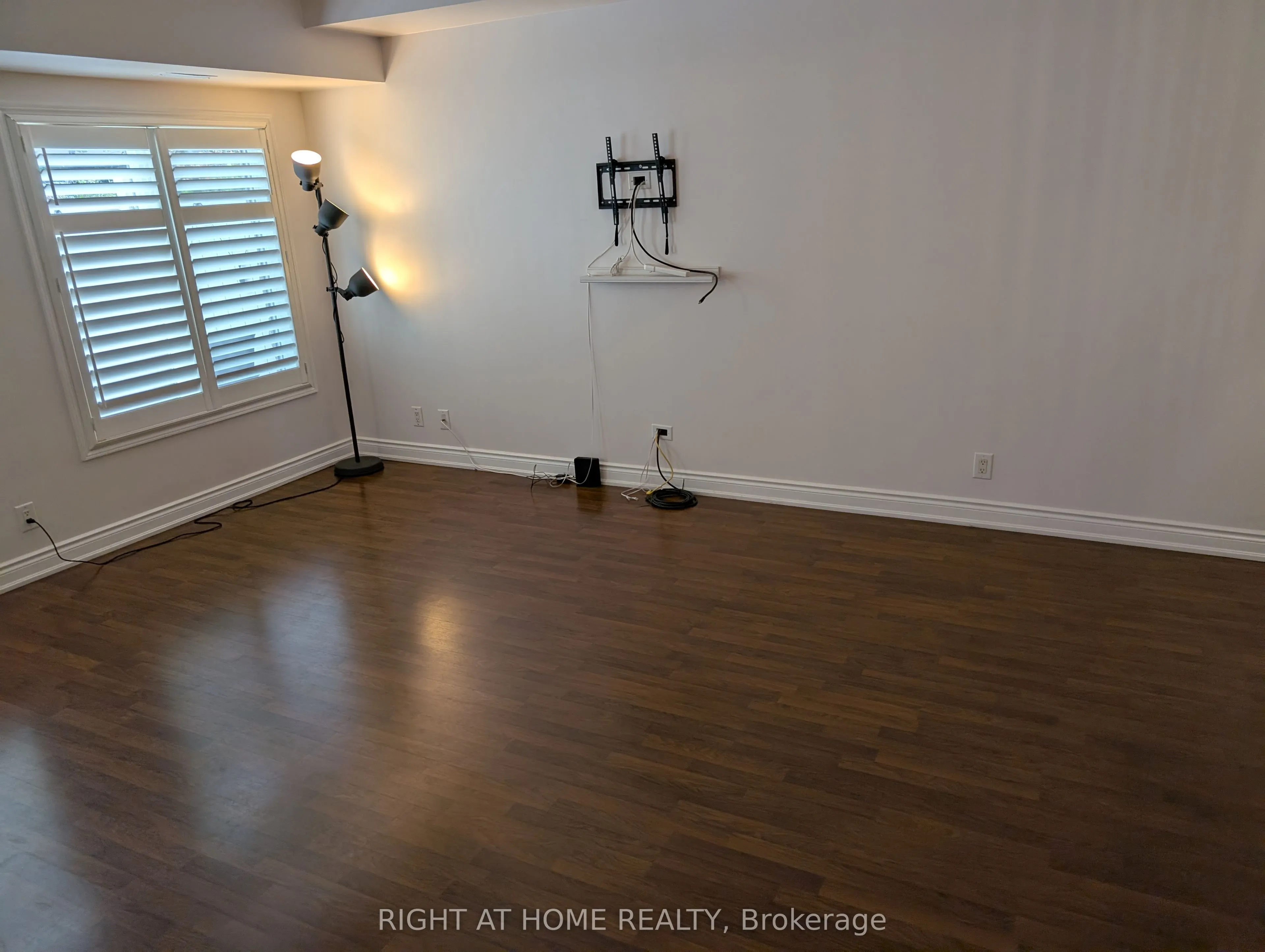 5 Richgrove Drive E #104