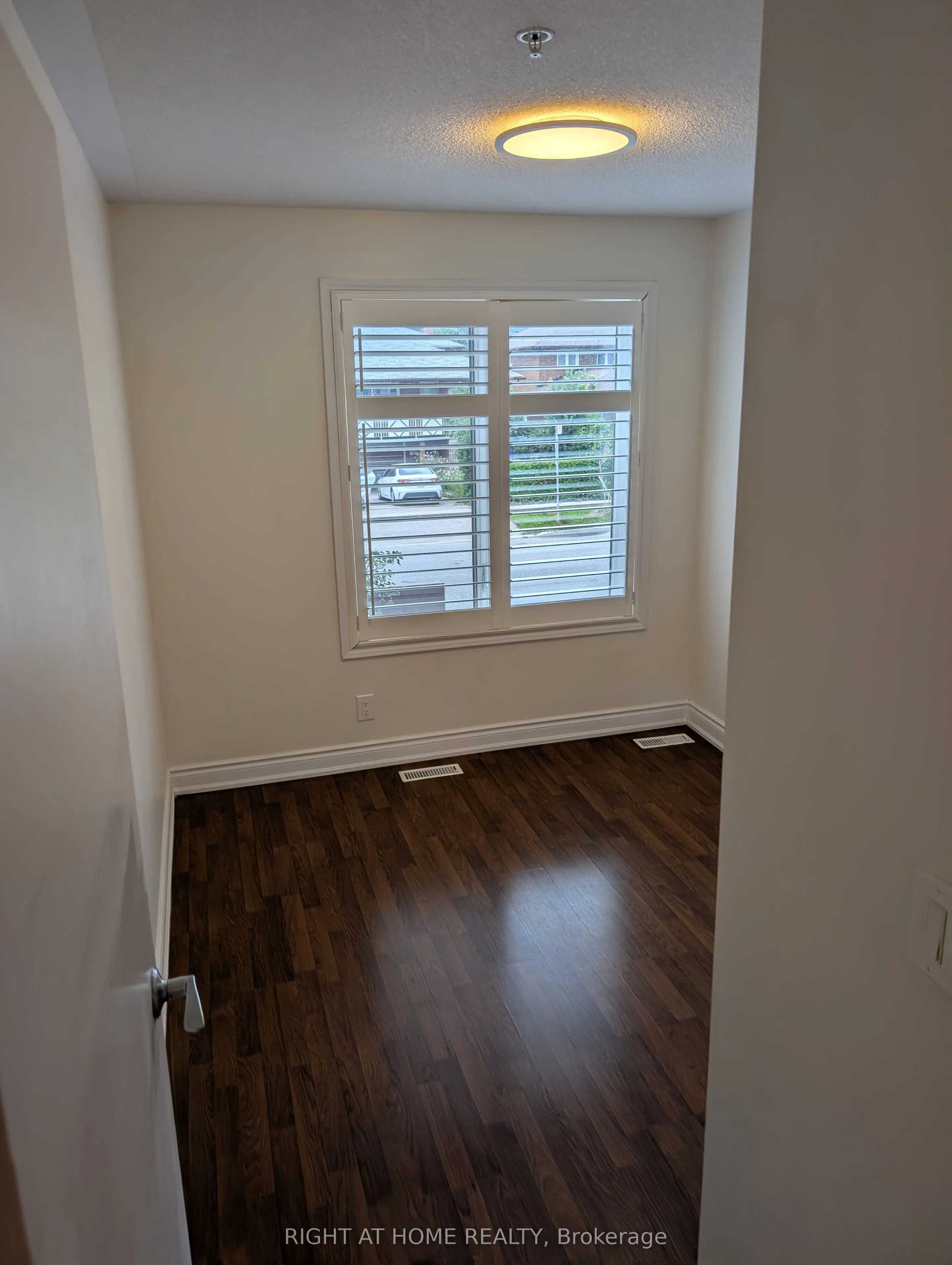 5 Richgrove Drive E #104