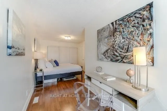 5 Richgrove Drive E #104