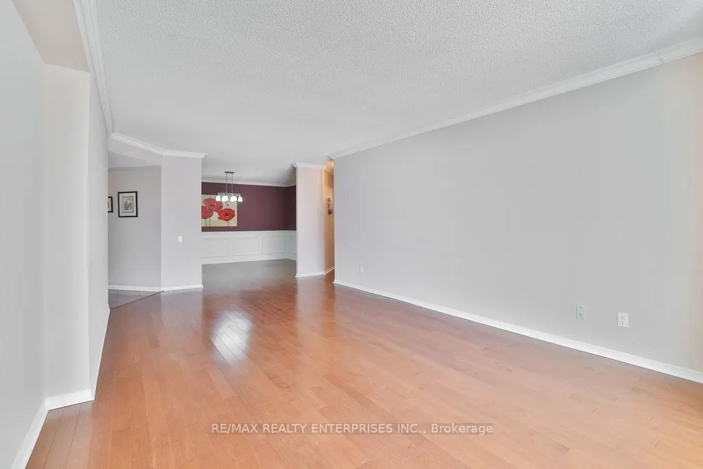 1800 The Collegeway #211