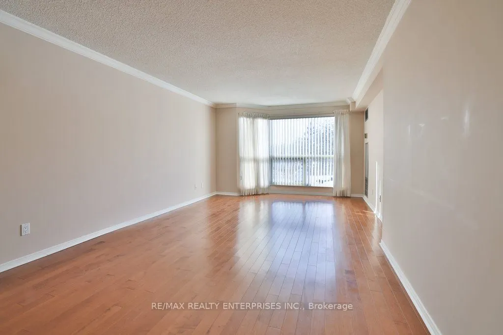 1800 The Collegeway #211