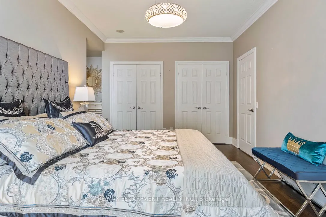 35 Kingsbridge Garden Circle #2706