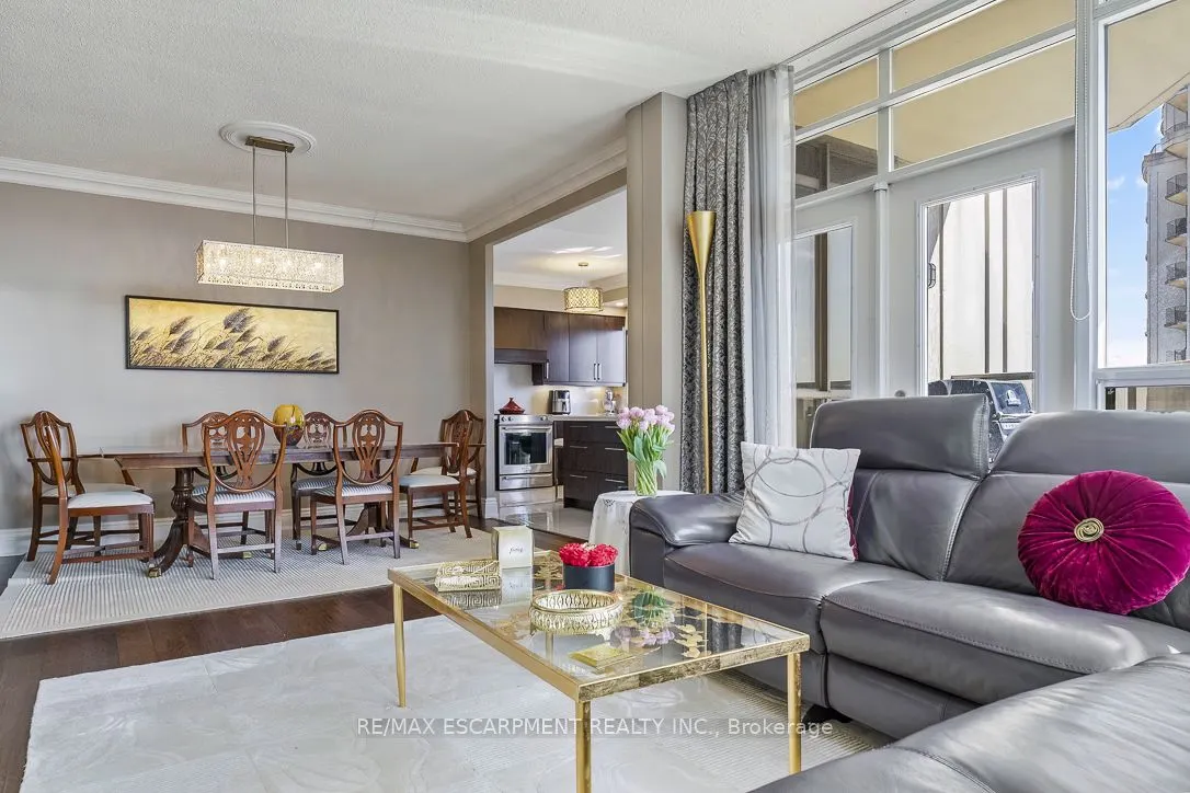 35 Kingsbridge Garden Circle #2706
