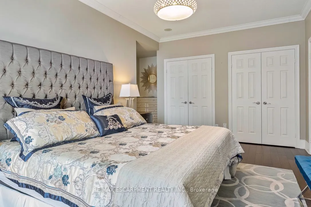 35 Kingsbridge Garden Circle #2706