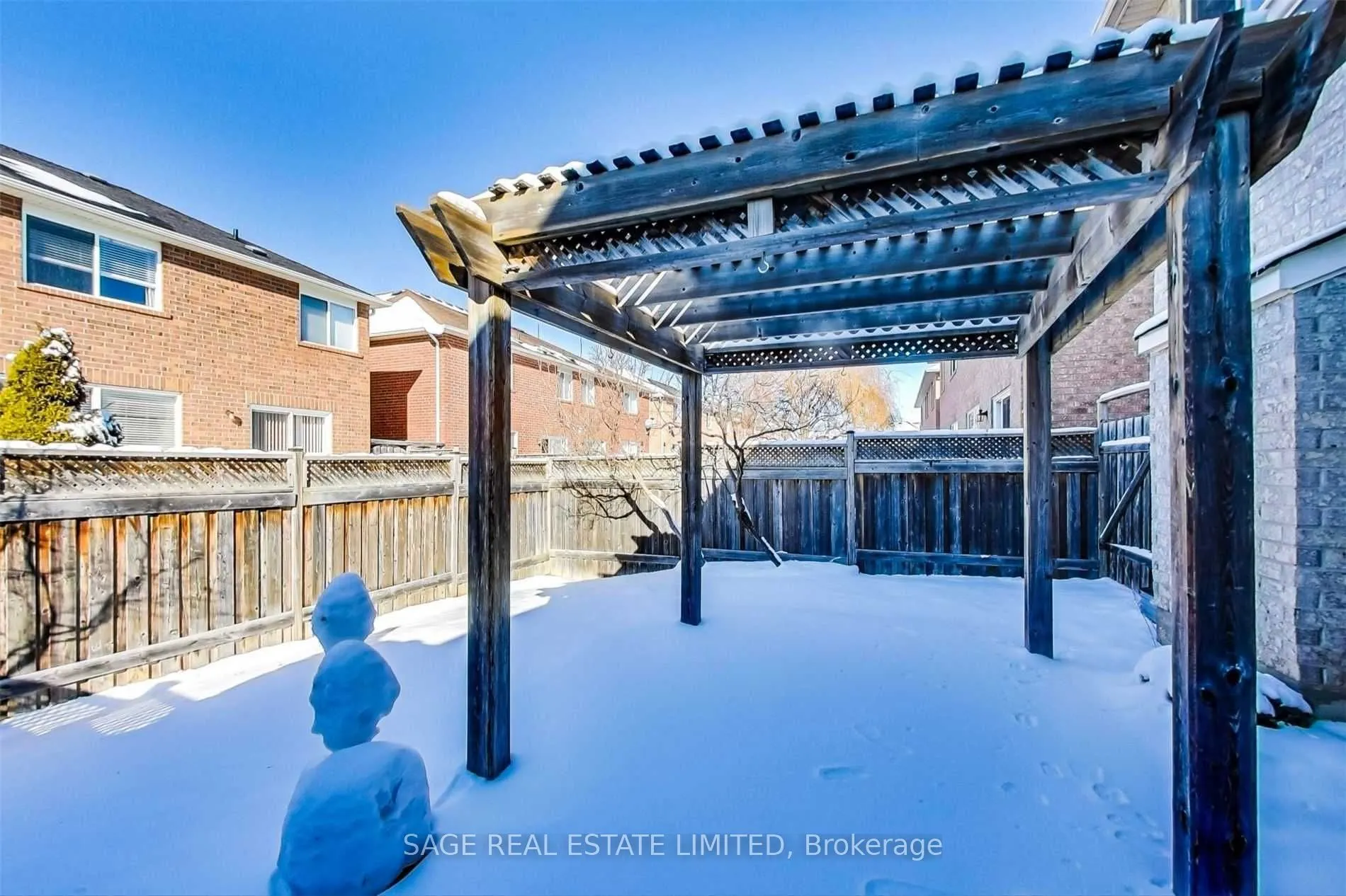 1131 Barr Crescent