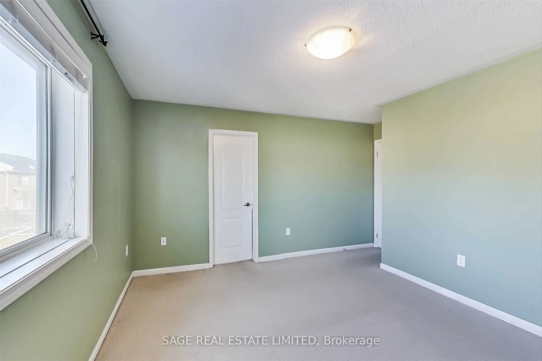 1131 Barr Crescent