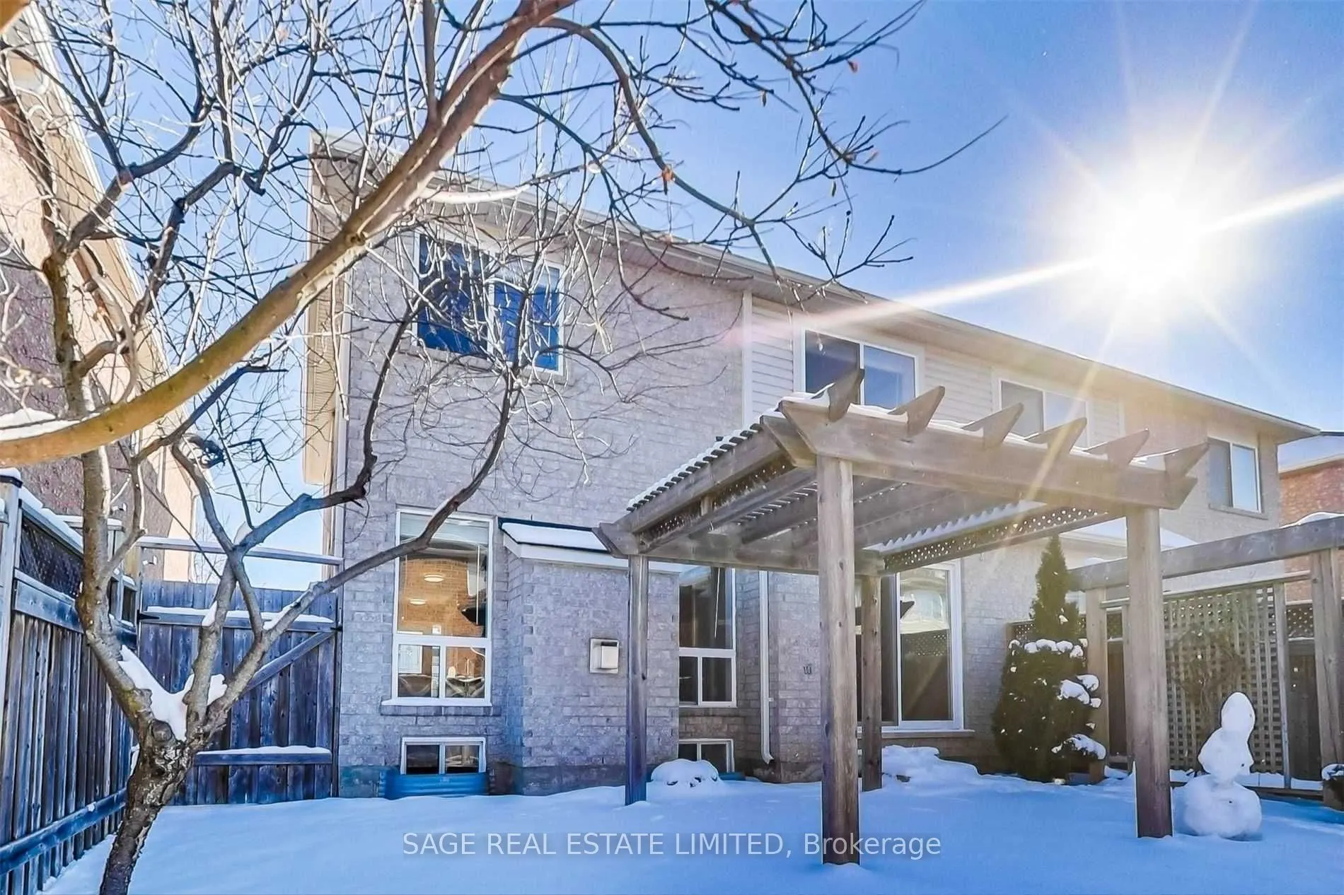 1131 Barr Crescent