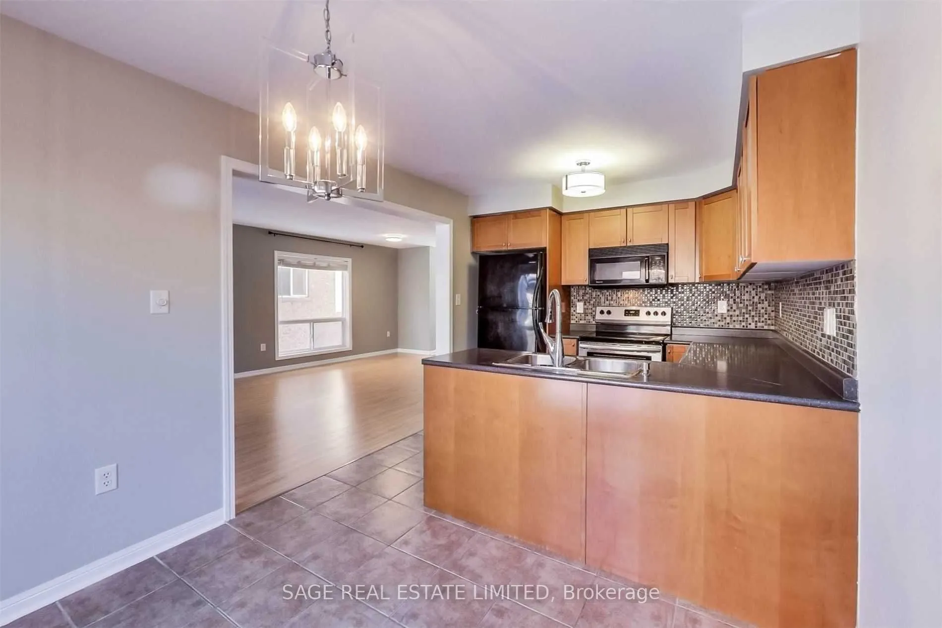 1131 Barr Crescent