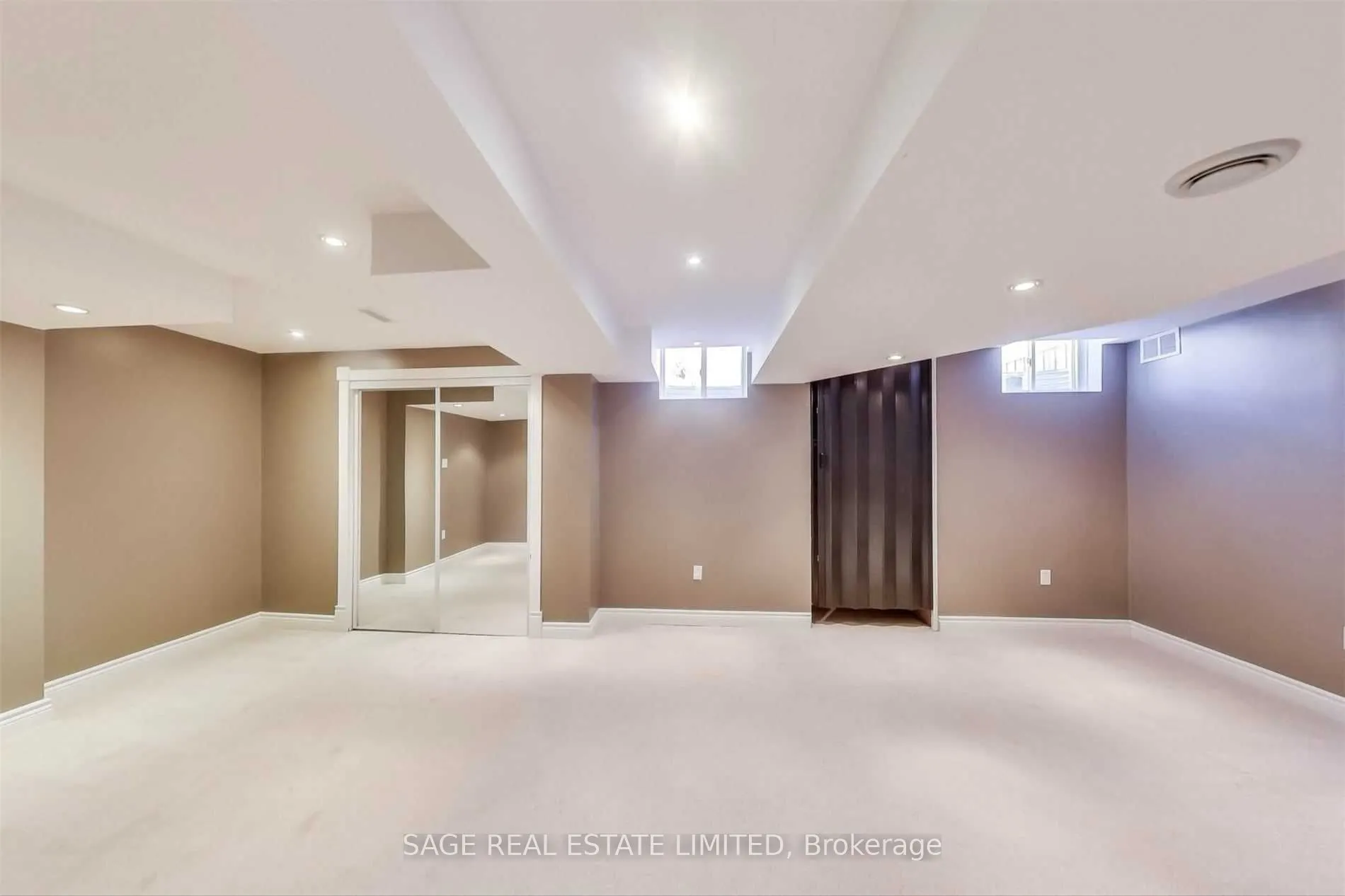 1131 Barr Crescent