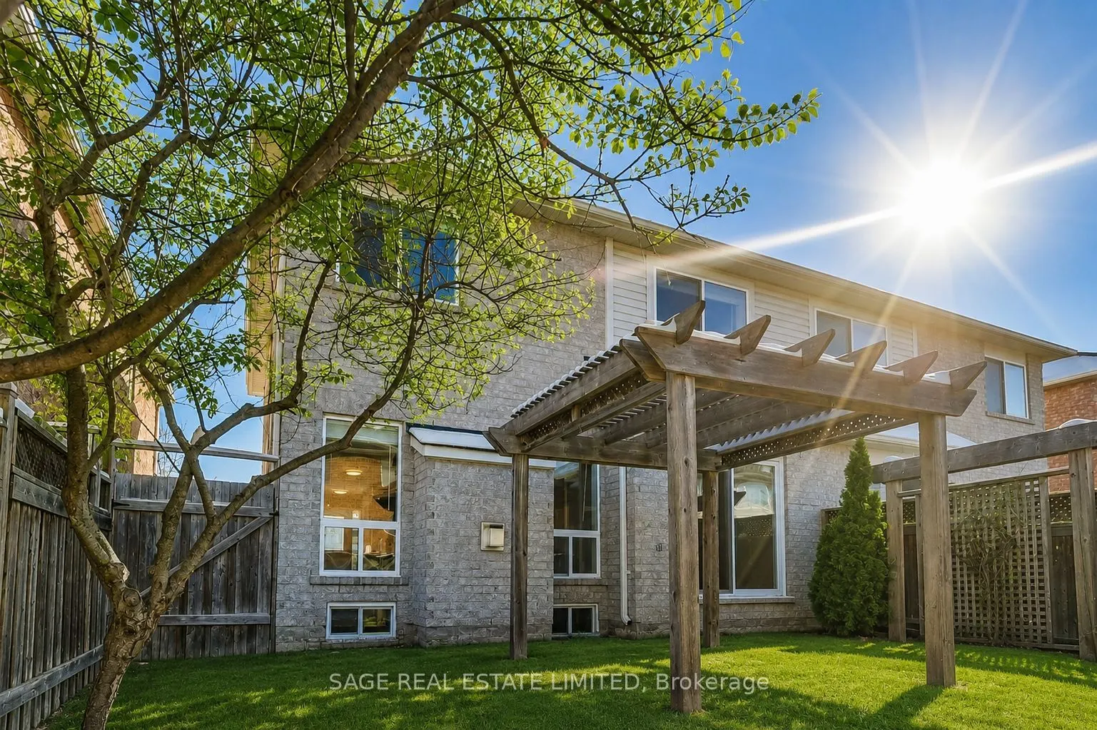 1131 Barr Crescent