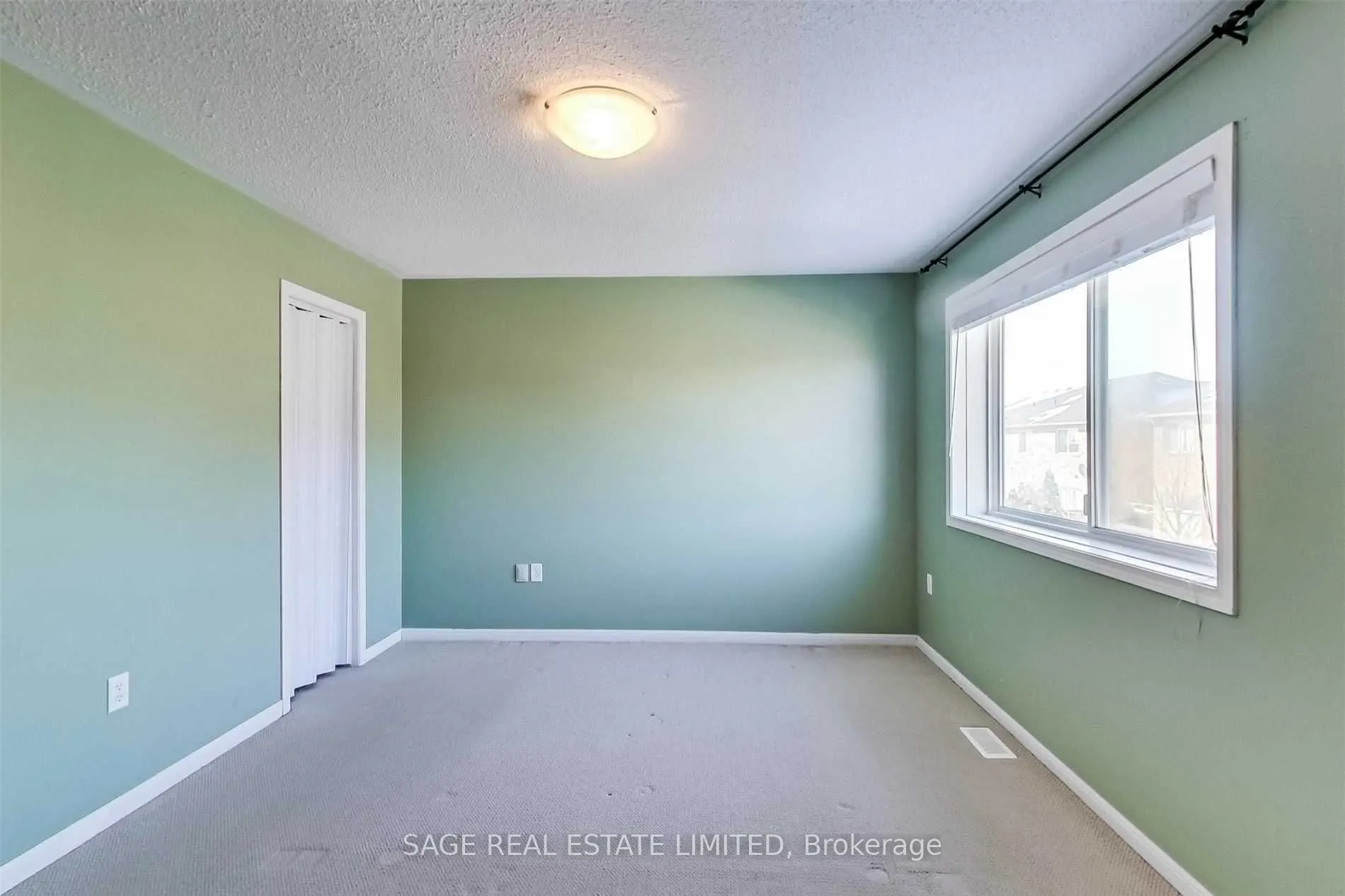 1131 Barr Crescent