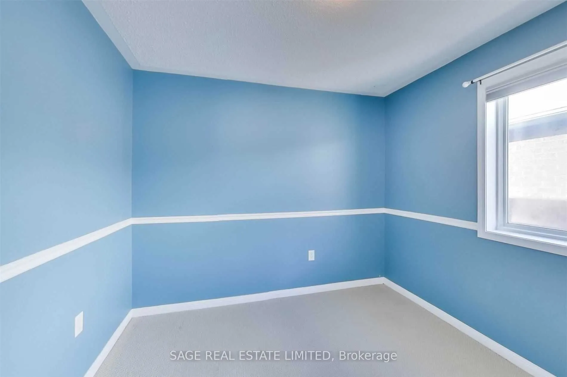 1131 Barr Crescent