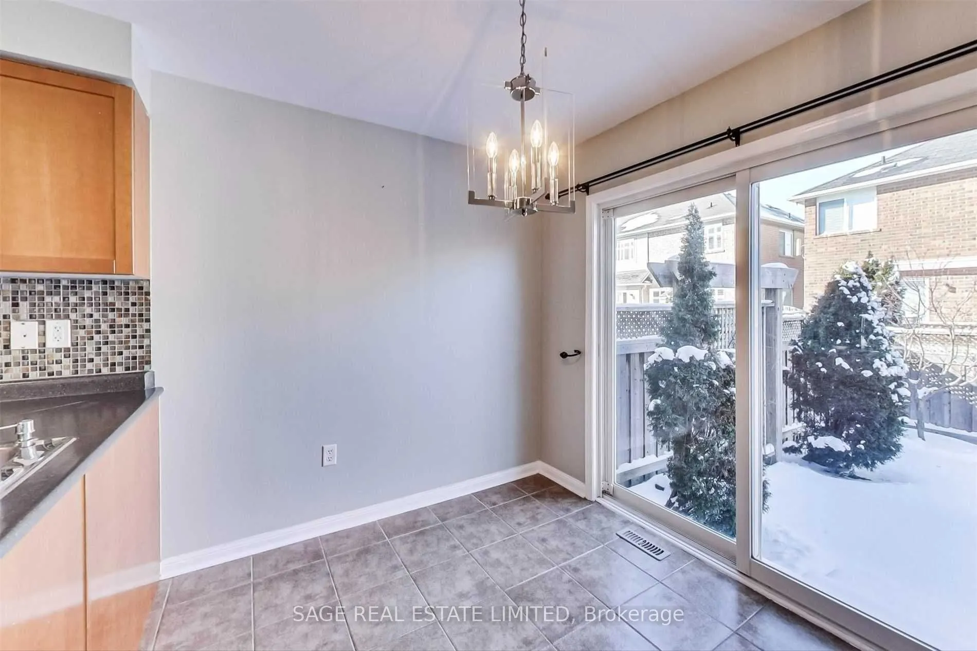 1131 Barr Crescent
