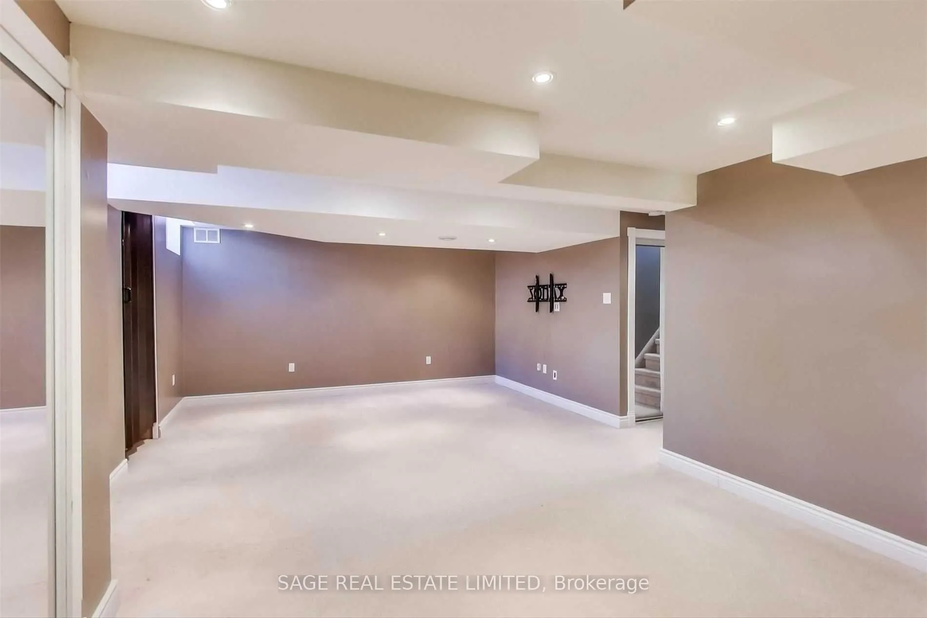 1131 Barr Crescent