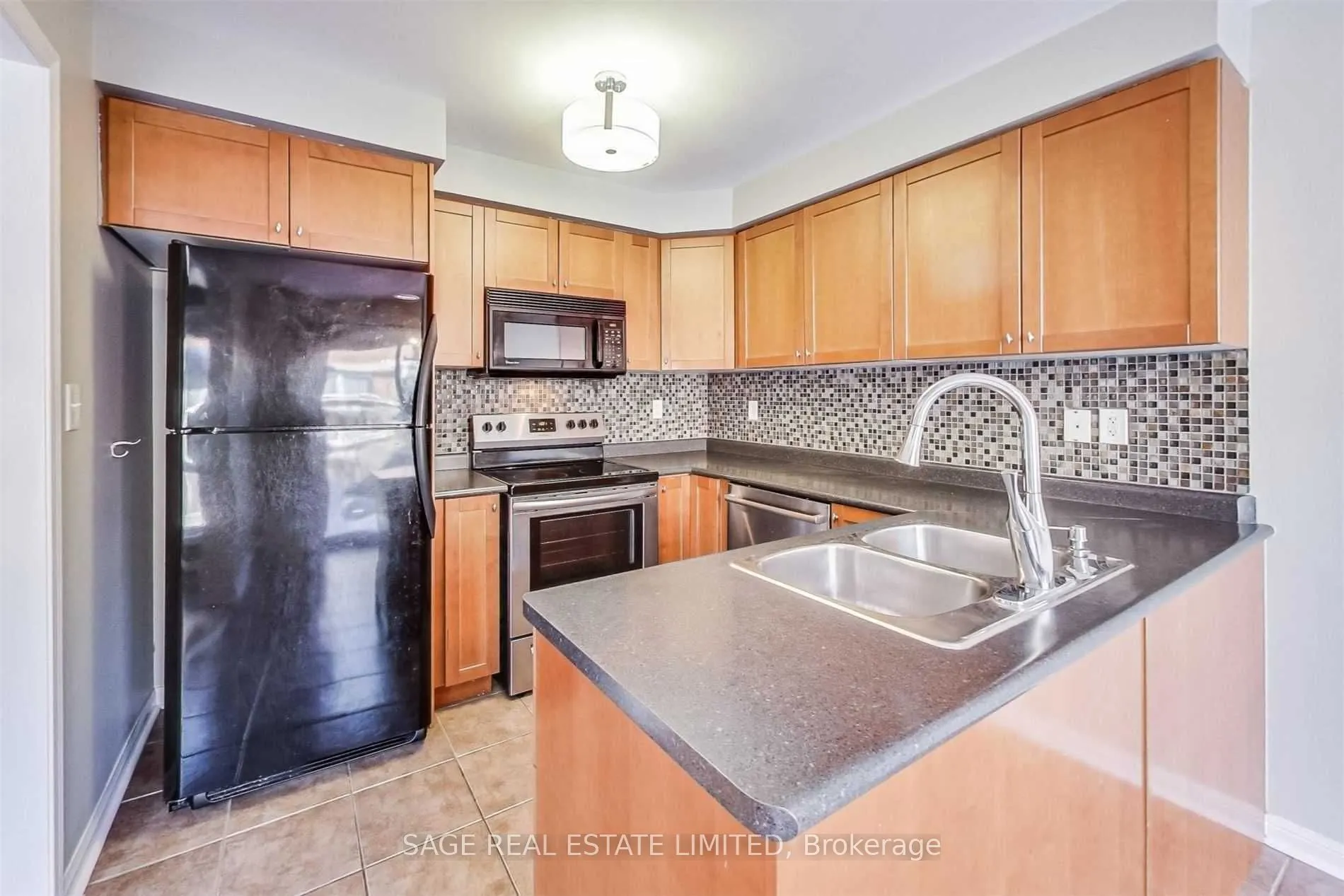1131 Barr Crescent