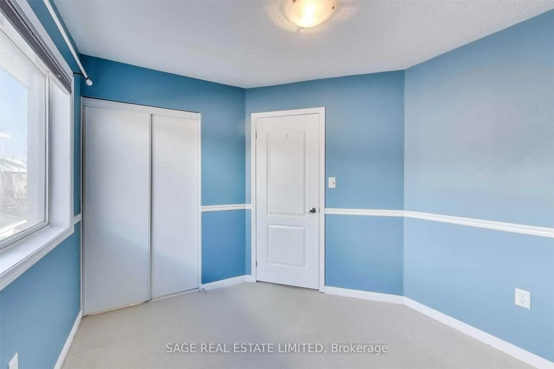 1131 Barr Crescent