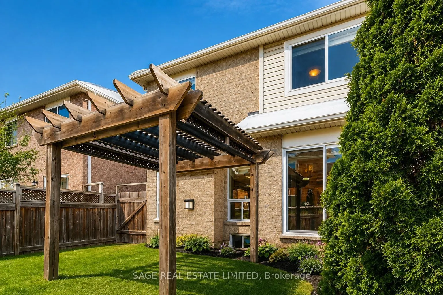 1131 Barr Crescent