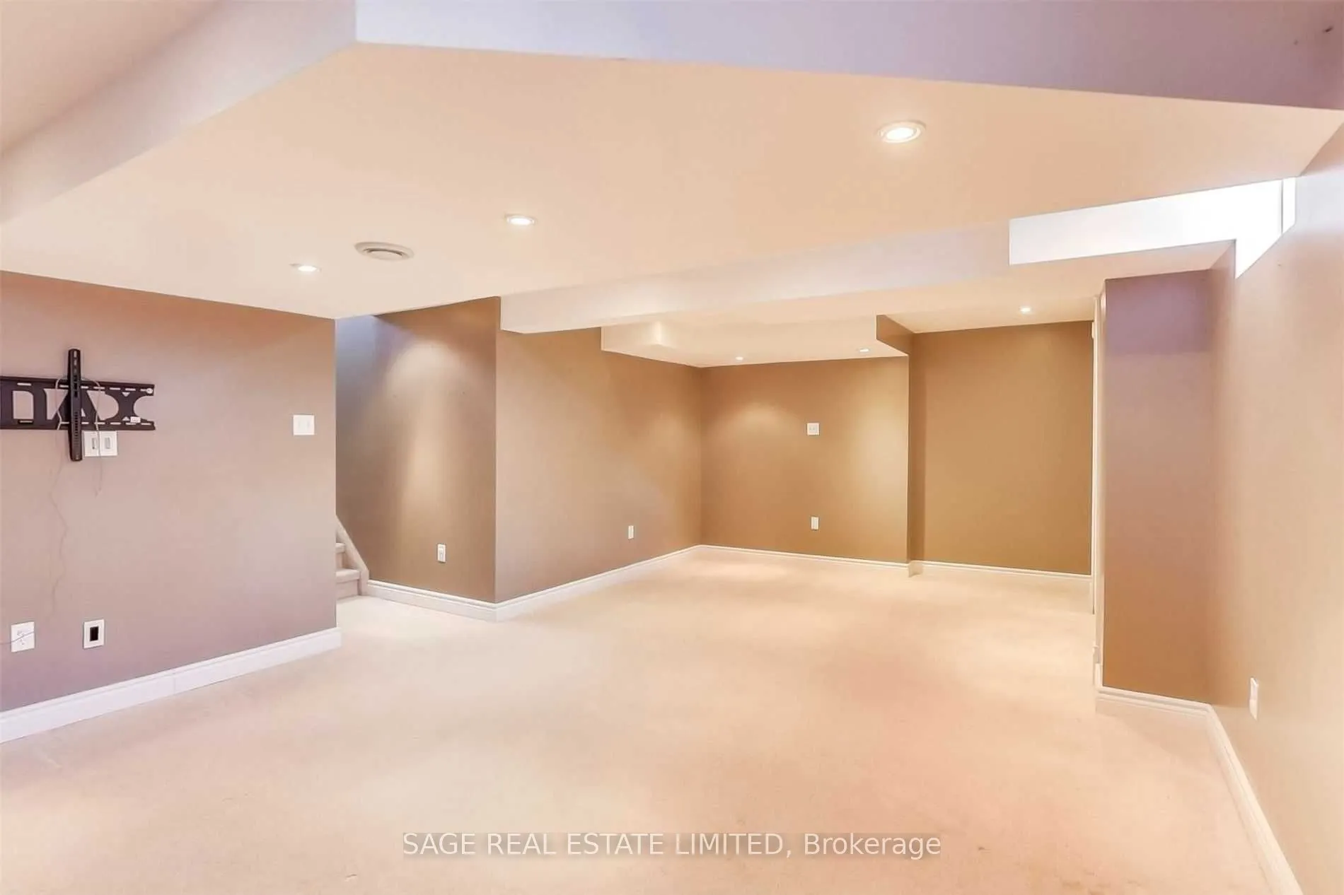1131 Barr Crescent