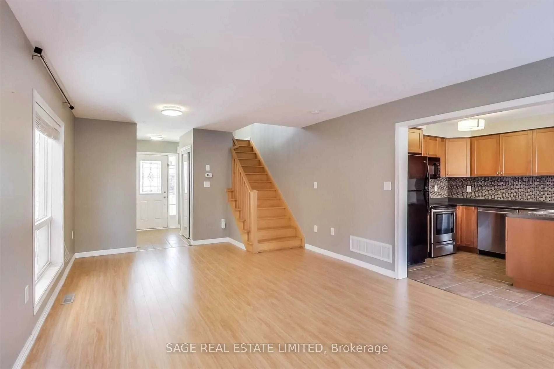 1131 Barr Crescent