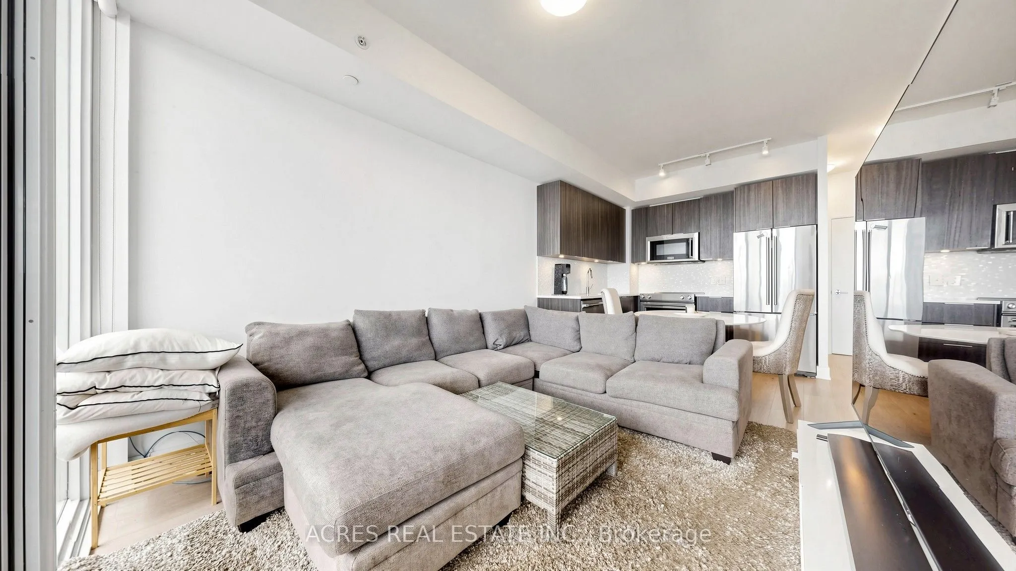 30 SHORE BREEZE Drive #5806