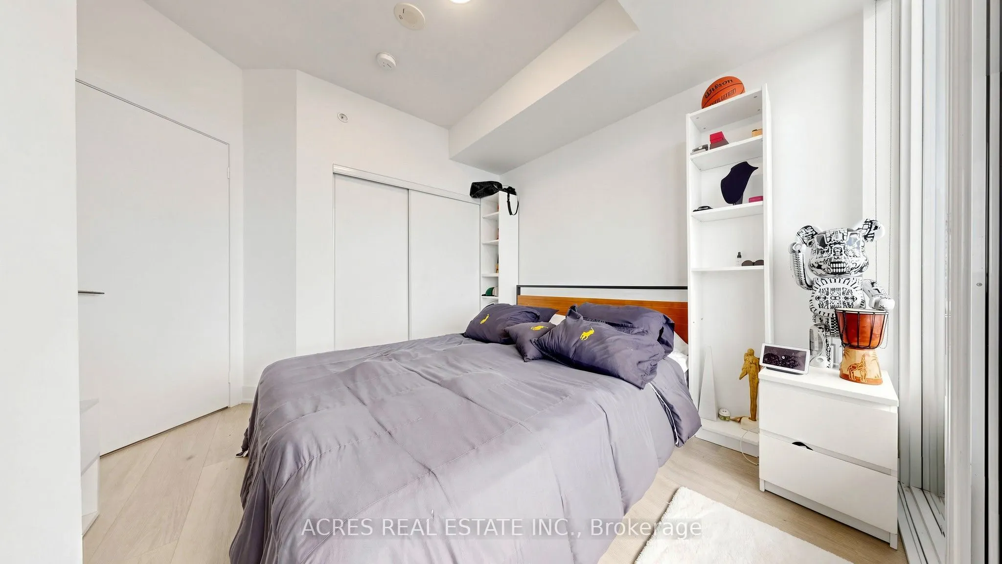 30 SHORE BREEZE Drive #5806