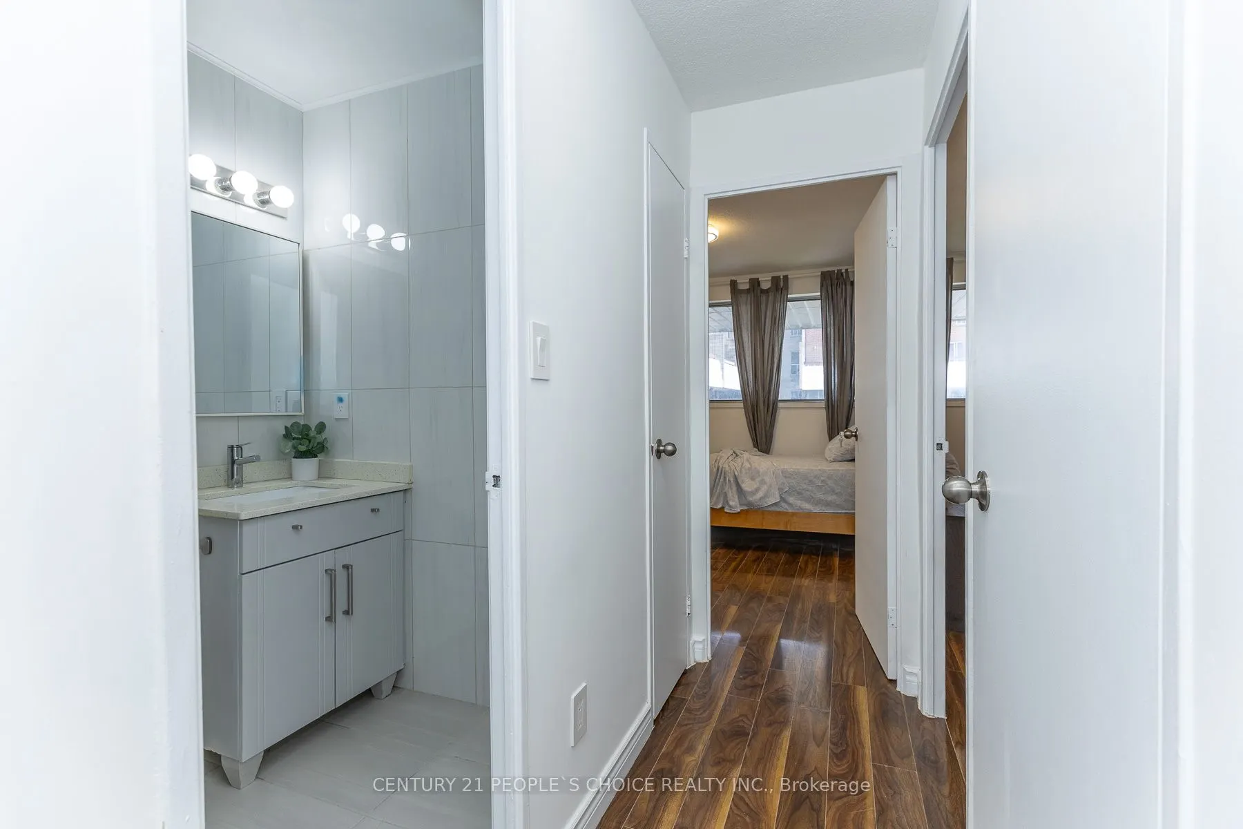 10 Eddystone Avenue N #106