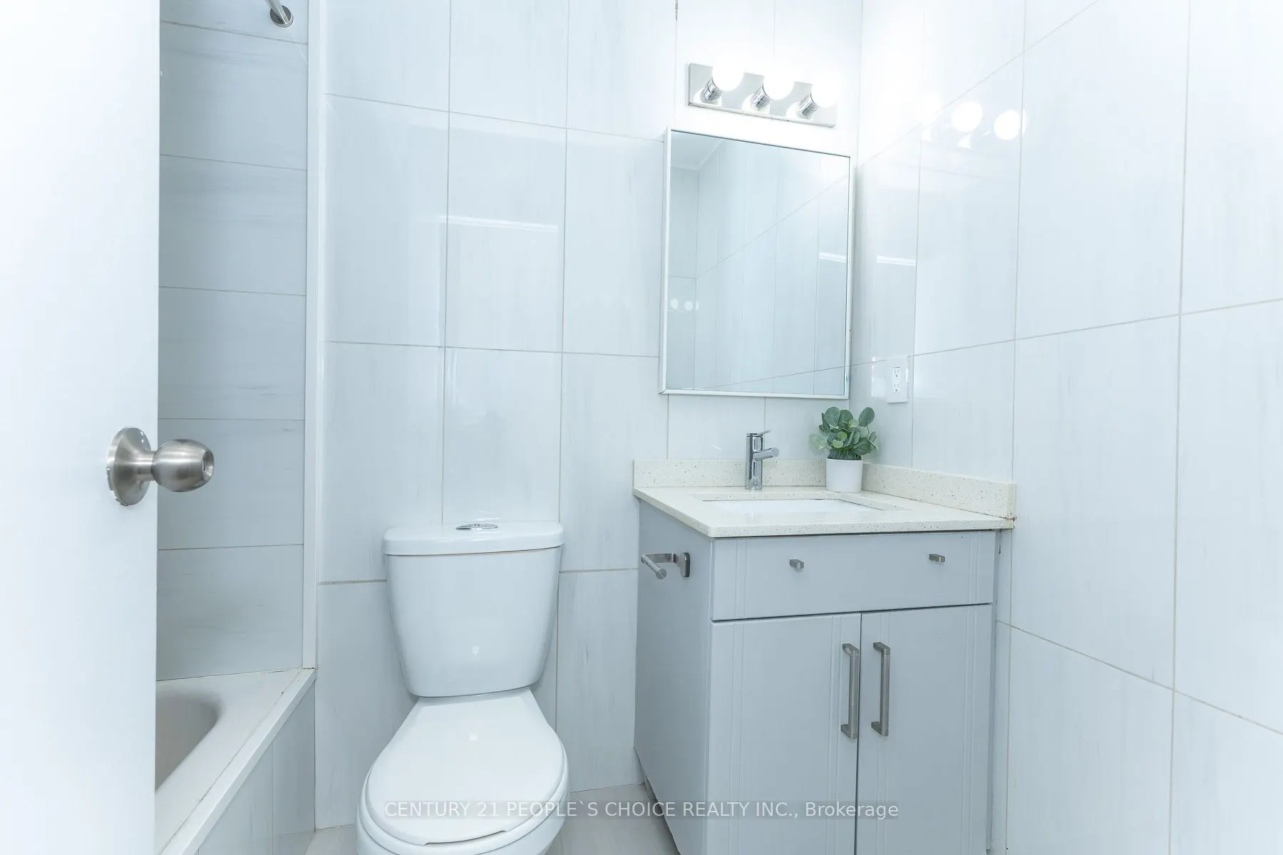10 Eddystone Avenue N #106