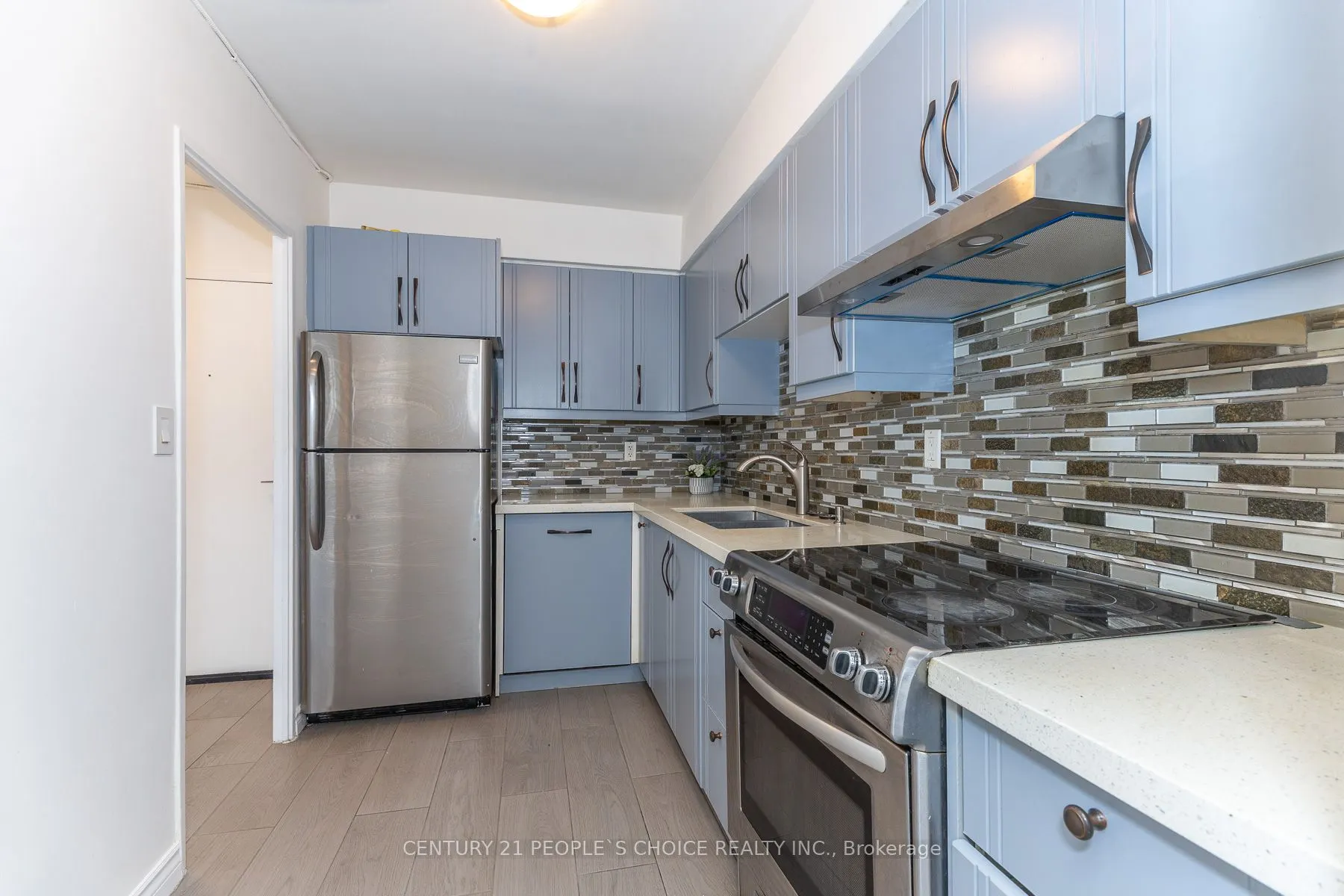 10 Eddystone Avenue N #106