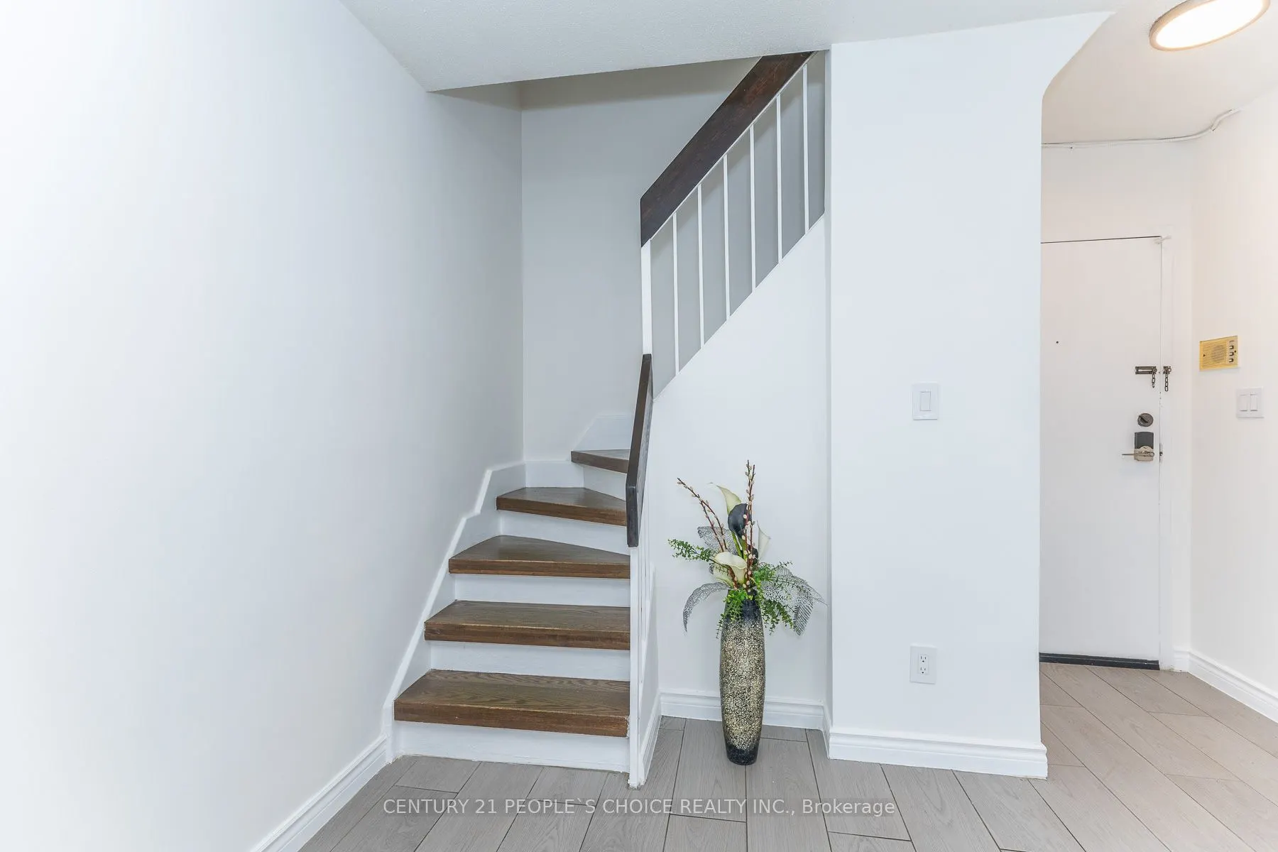 10 Eddystone Avenue N #106