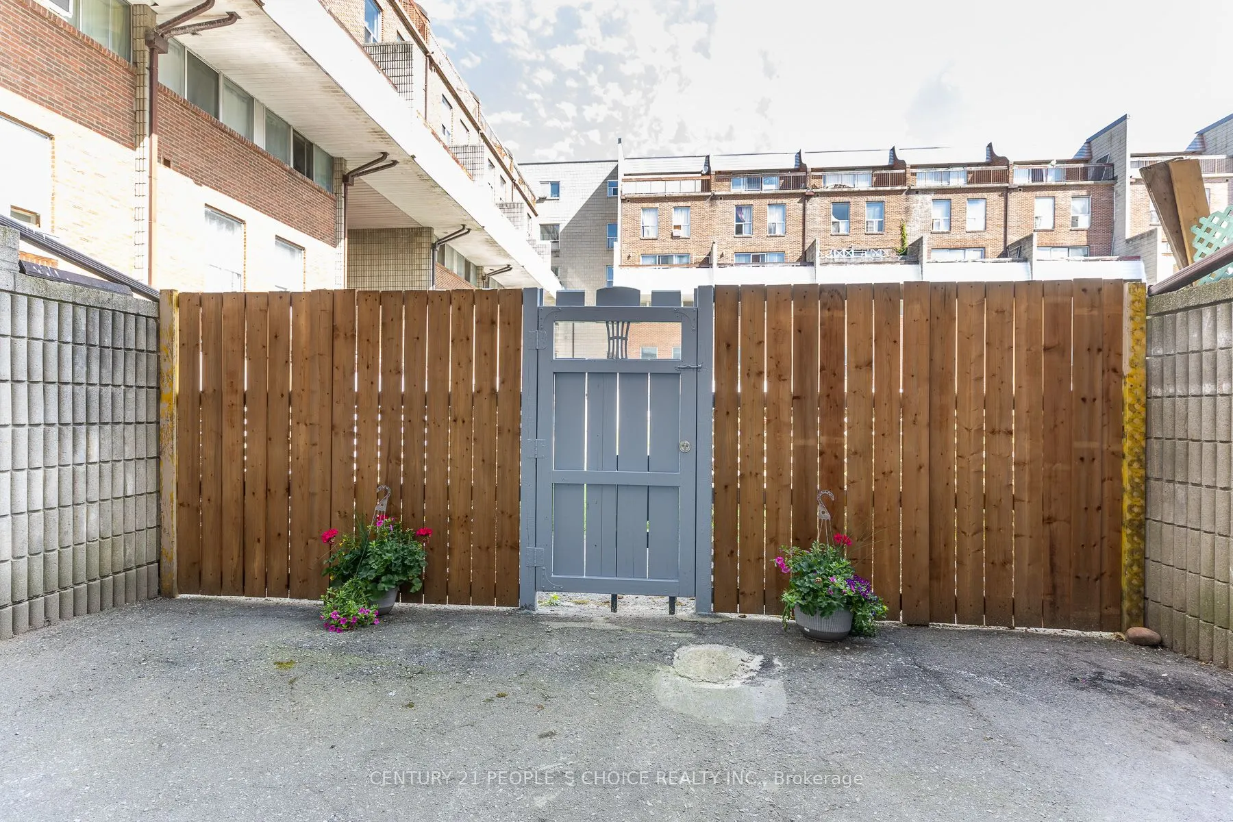 10 Eddystone Avenue N #106