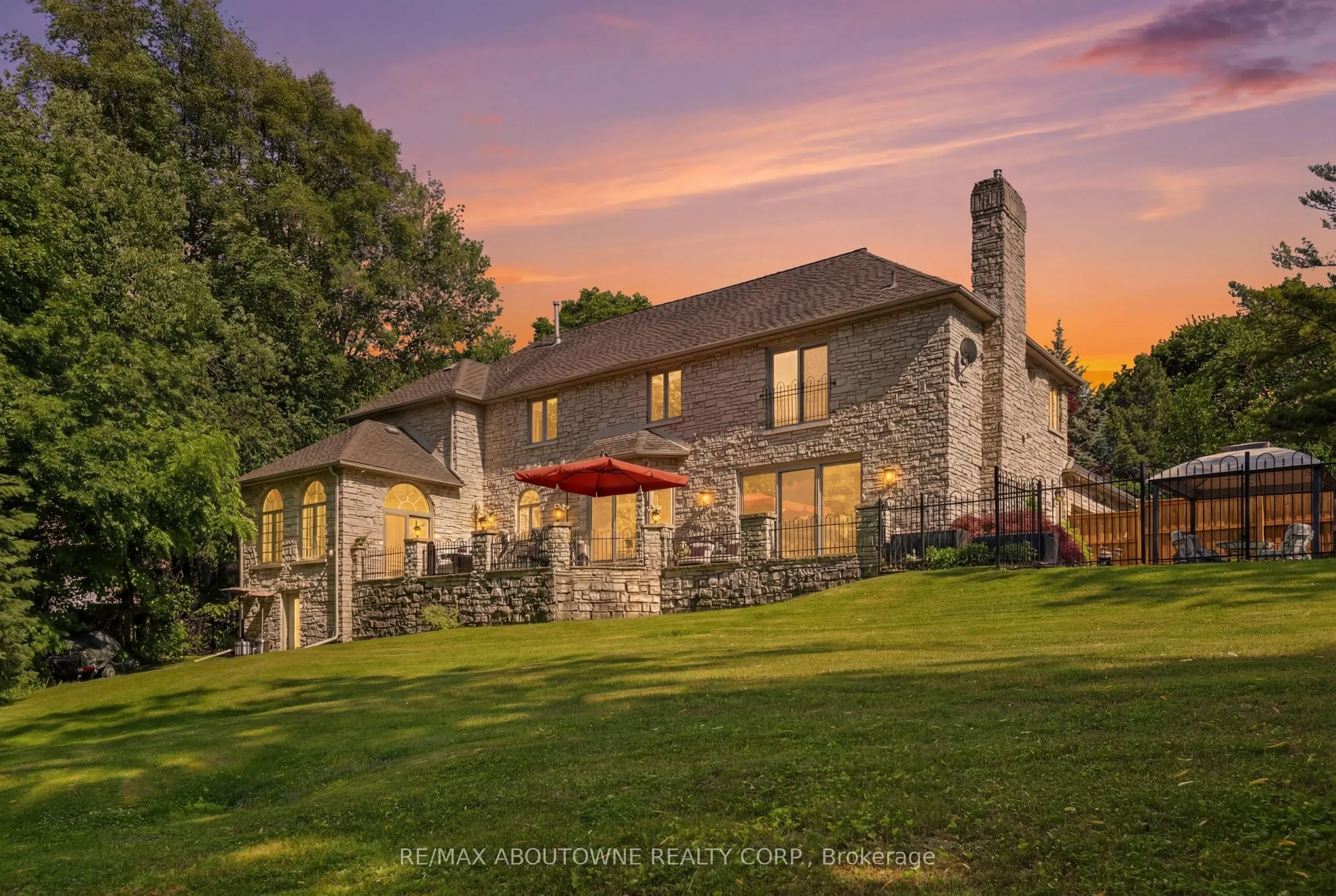 437 Cairncroft Road