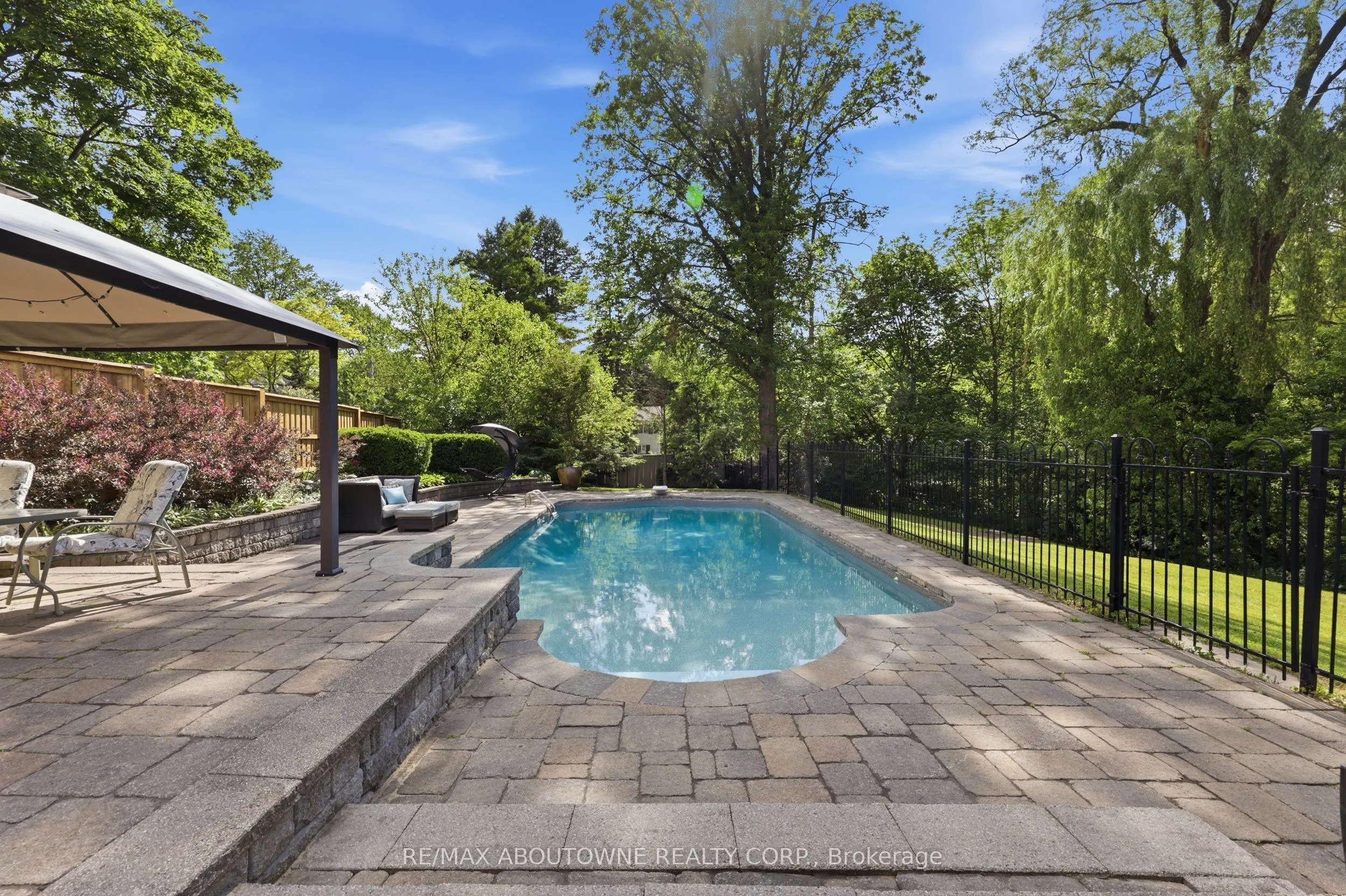 437 Cairncroft Road