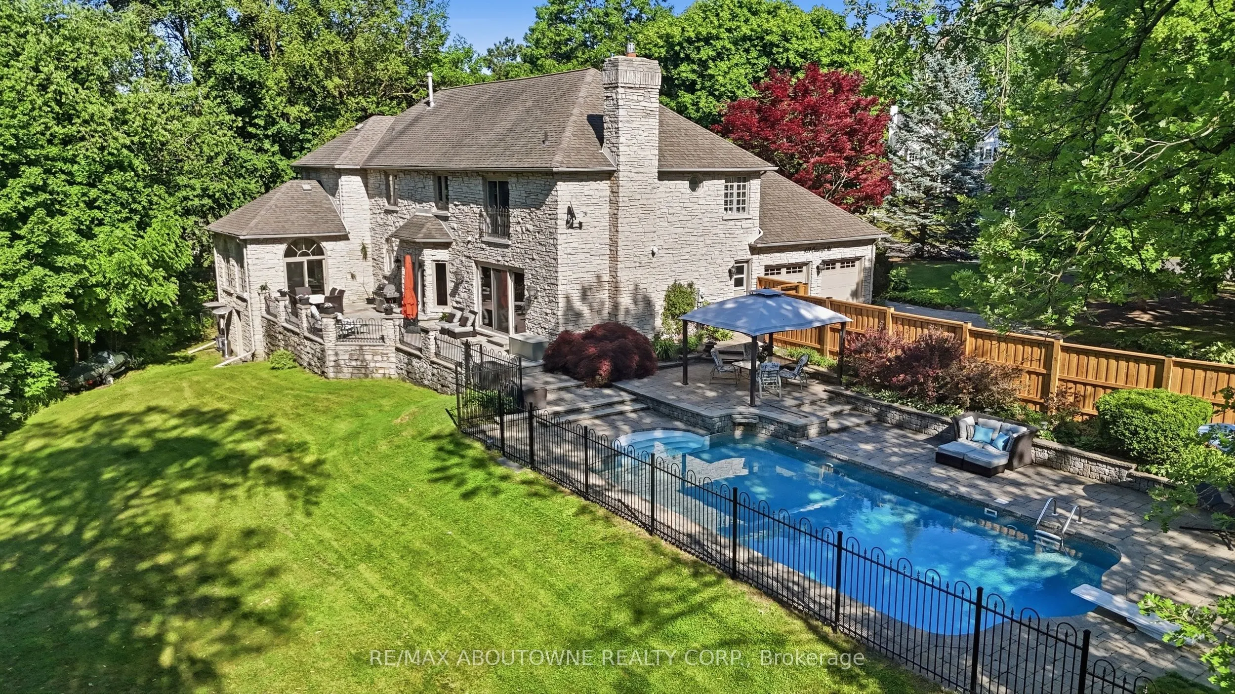 437 Cairncroft Road