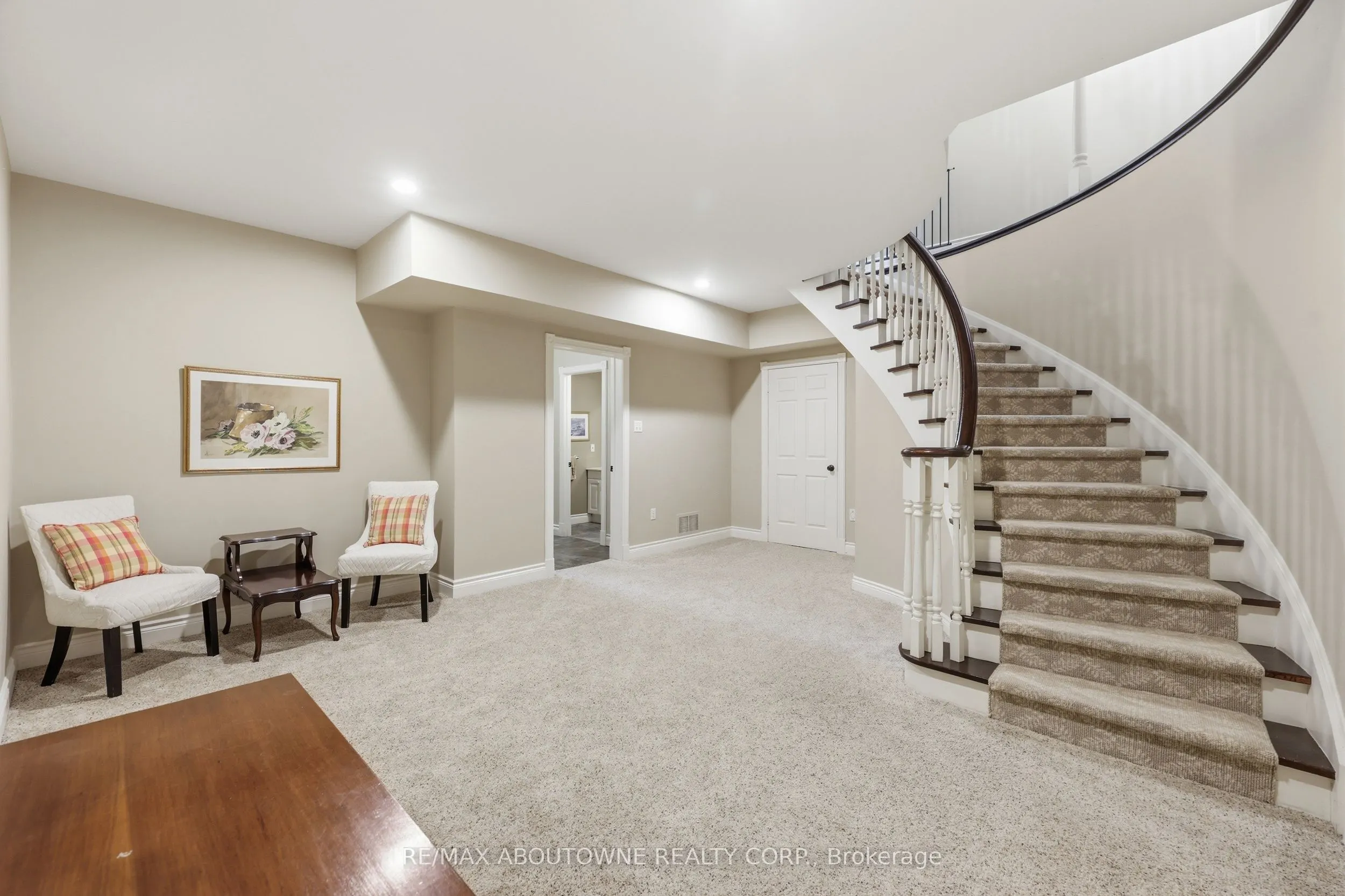 437 Cairncroft Road