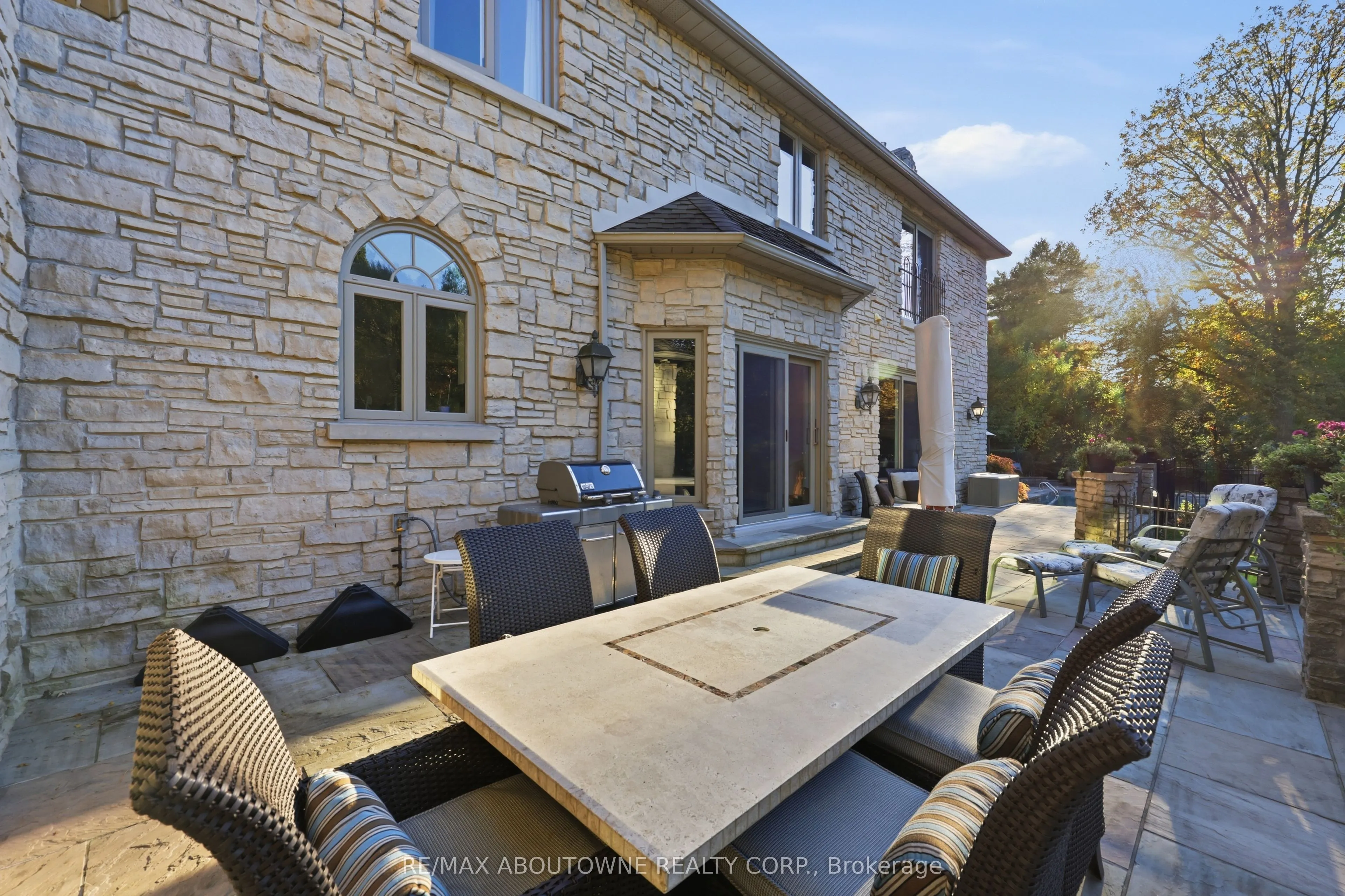 437 Cairncroft Road
