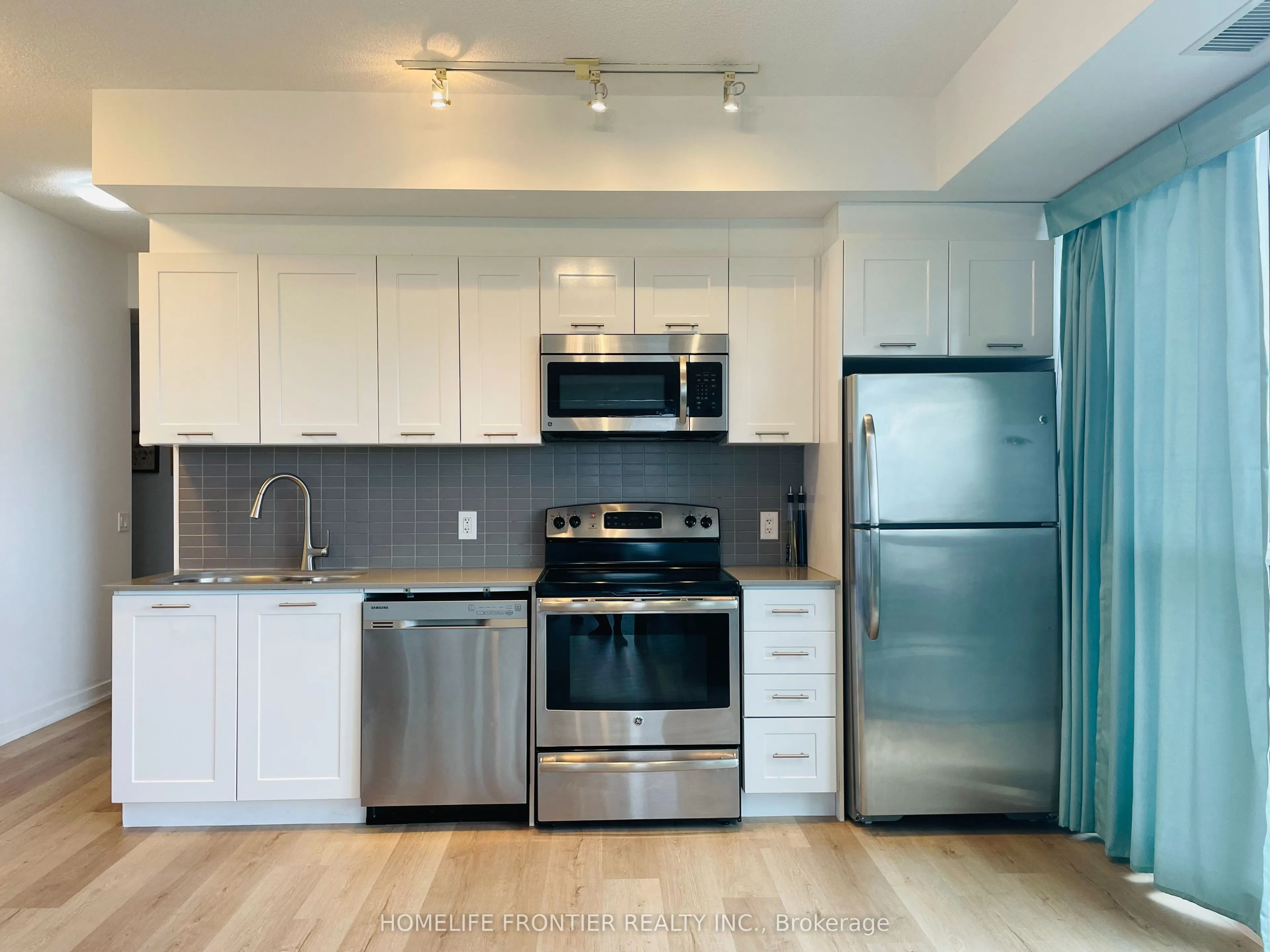2200 Lakeshore Boulevard W #1001