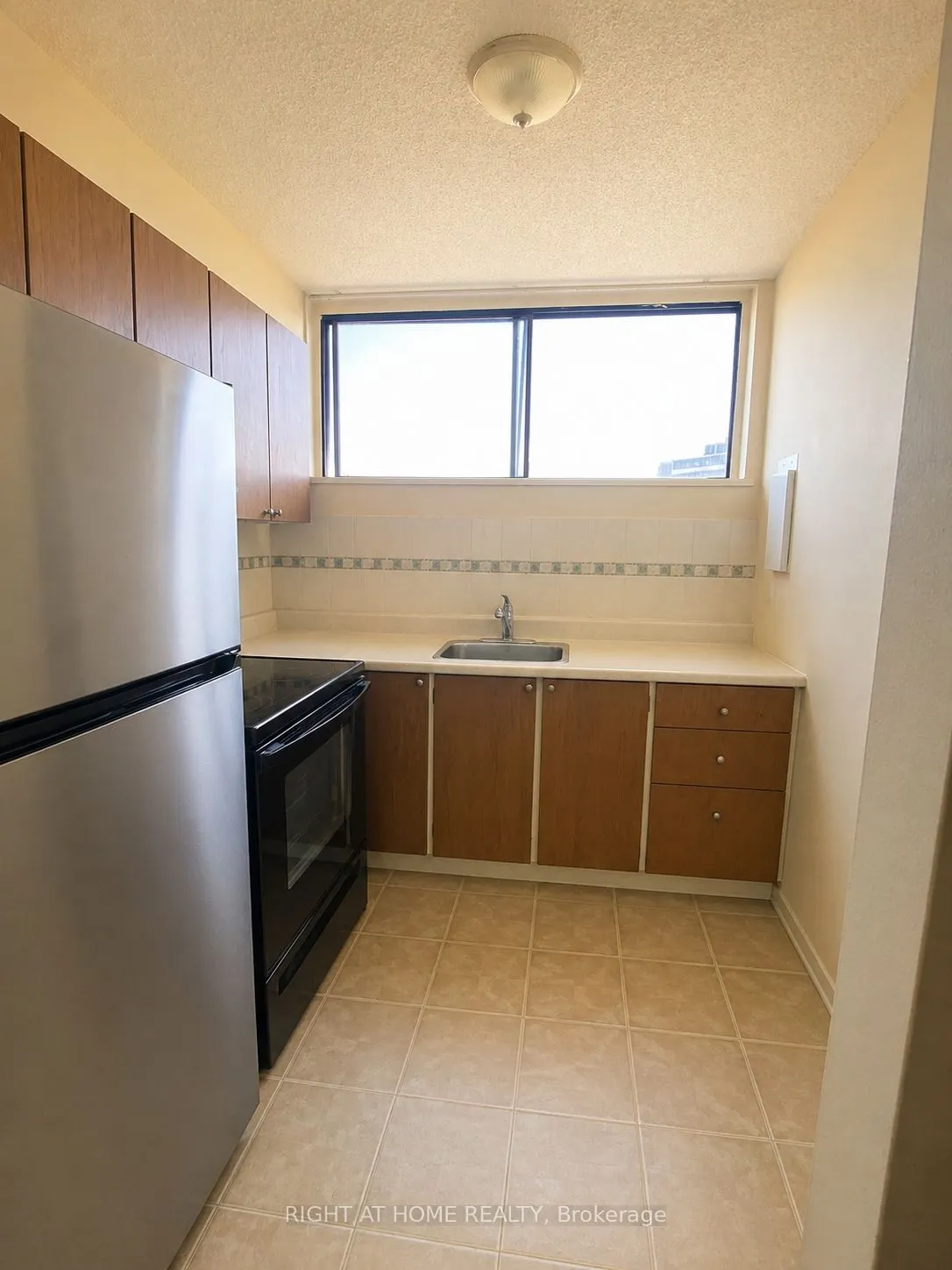 4673 Jane Street #811