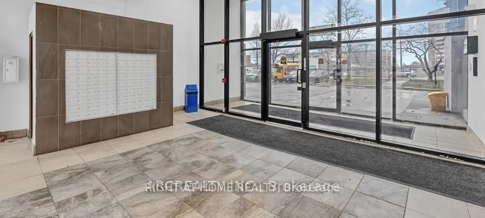 4673 Jane Street #811
