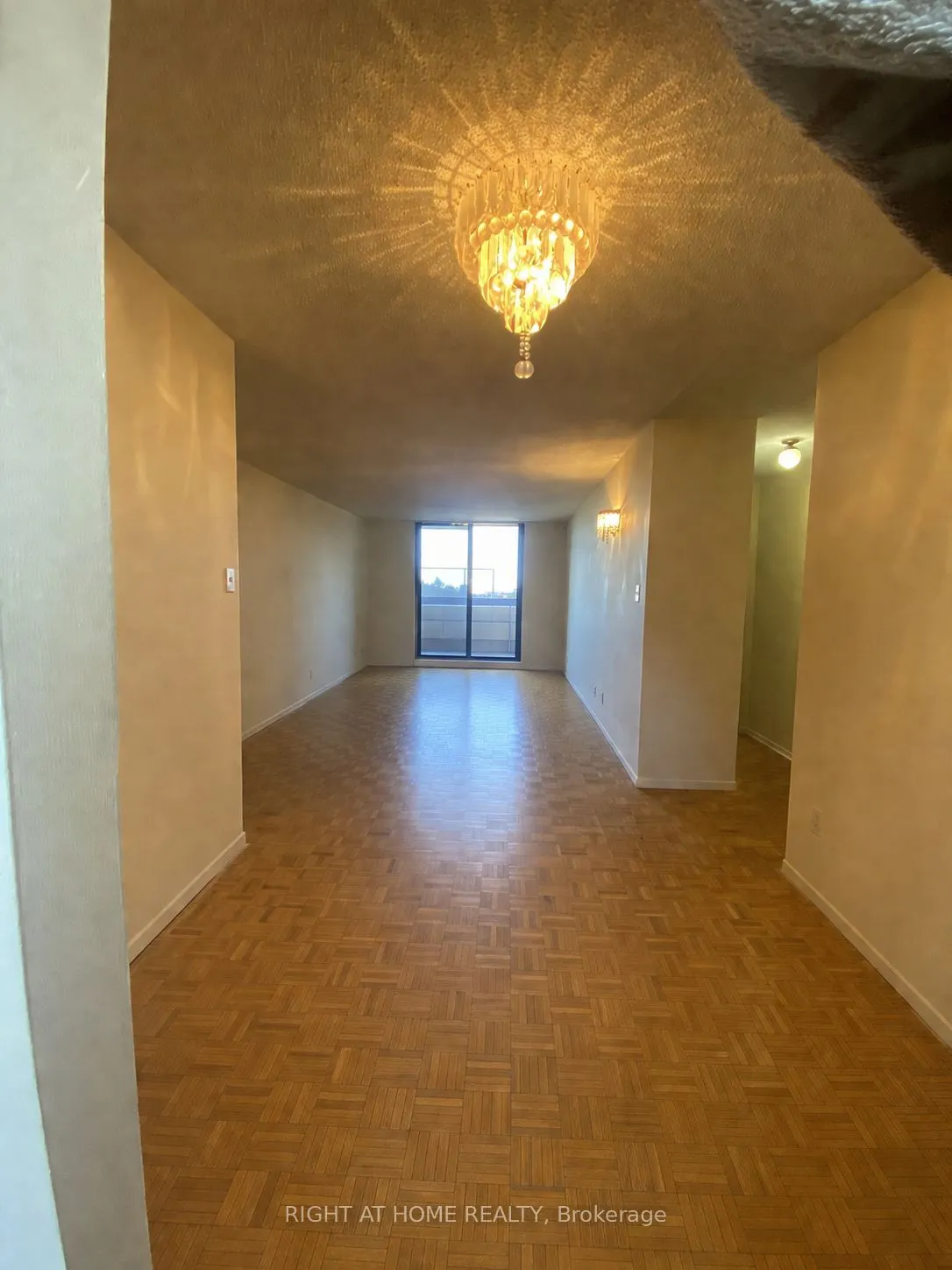 4673 Jane Street #811