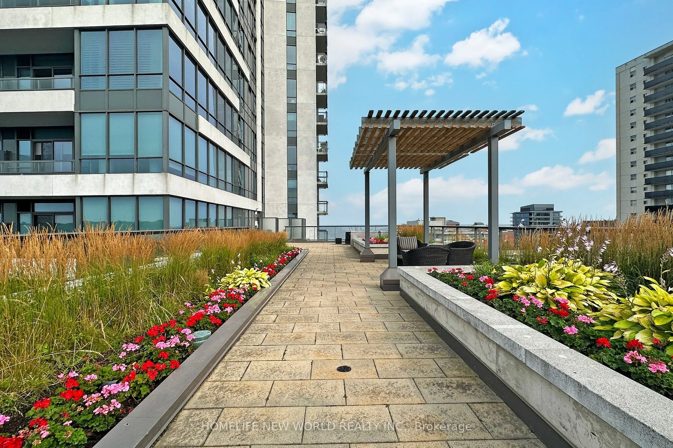 1 Hurontario Street #506