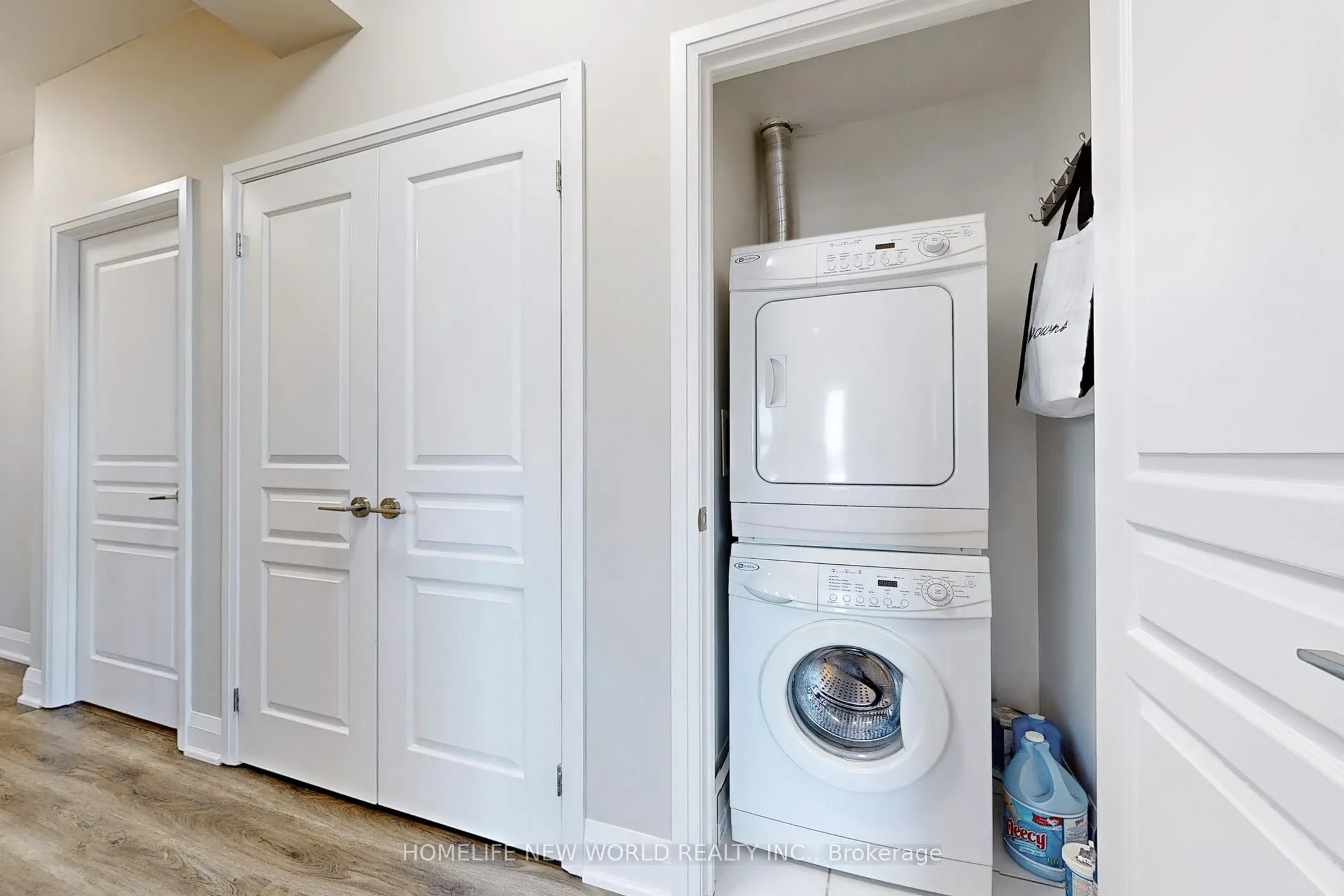 1 Hurontario Street #506