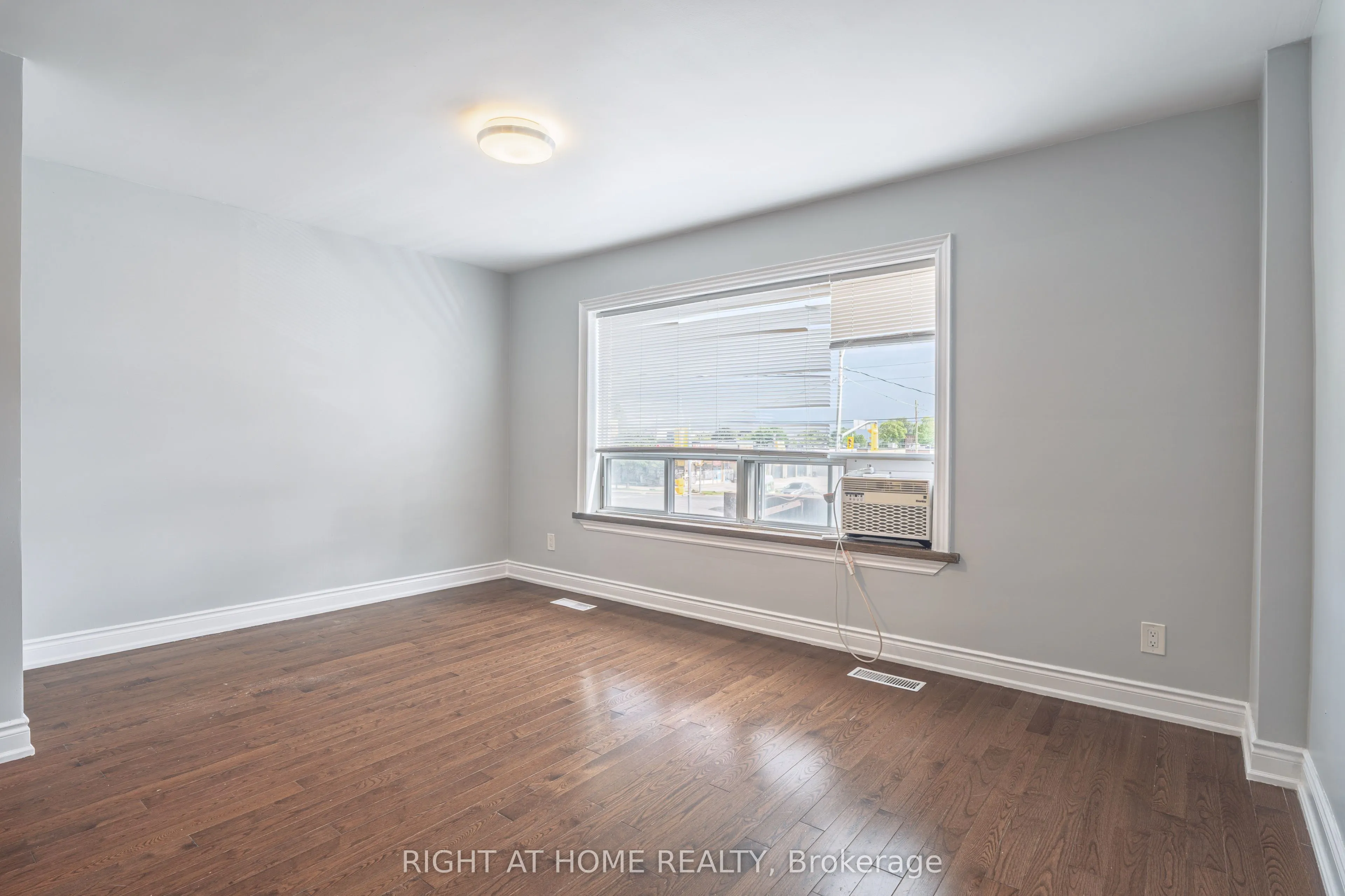 1132 The Queensway Avenue #A